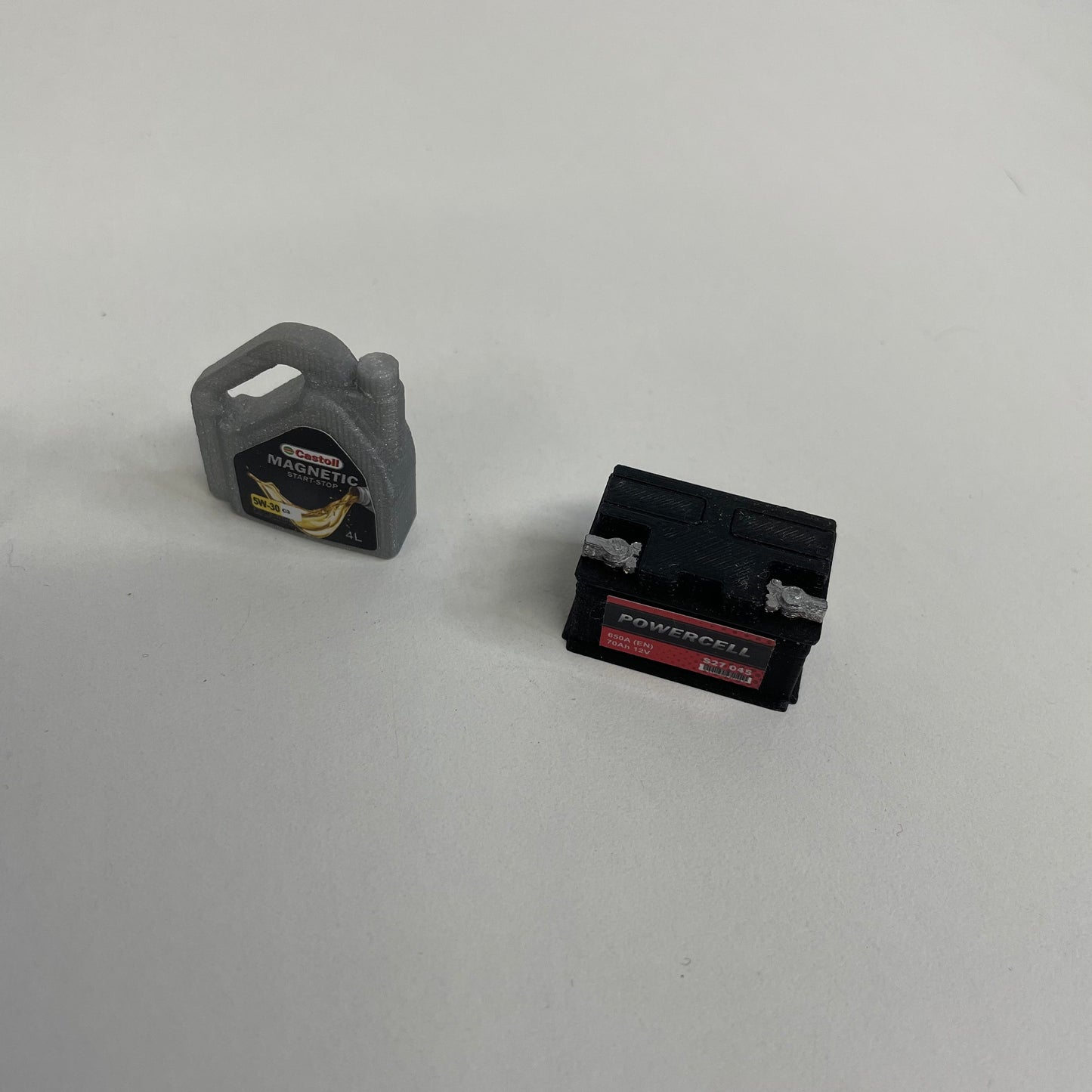 Scale Garage Accessories Battery/Water Bottles/Engine Oil