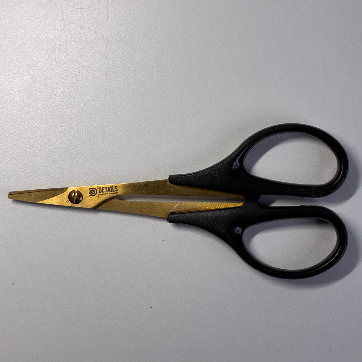 Details Curved Lexan Body Scissors