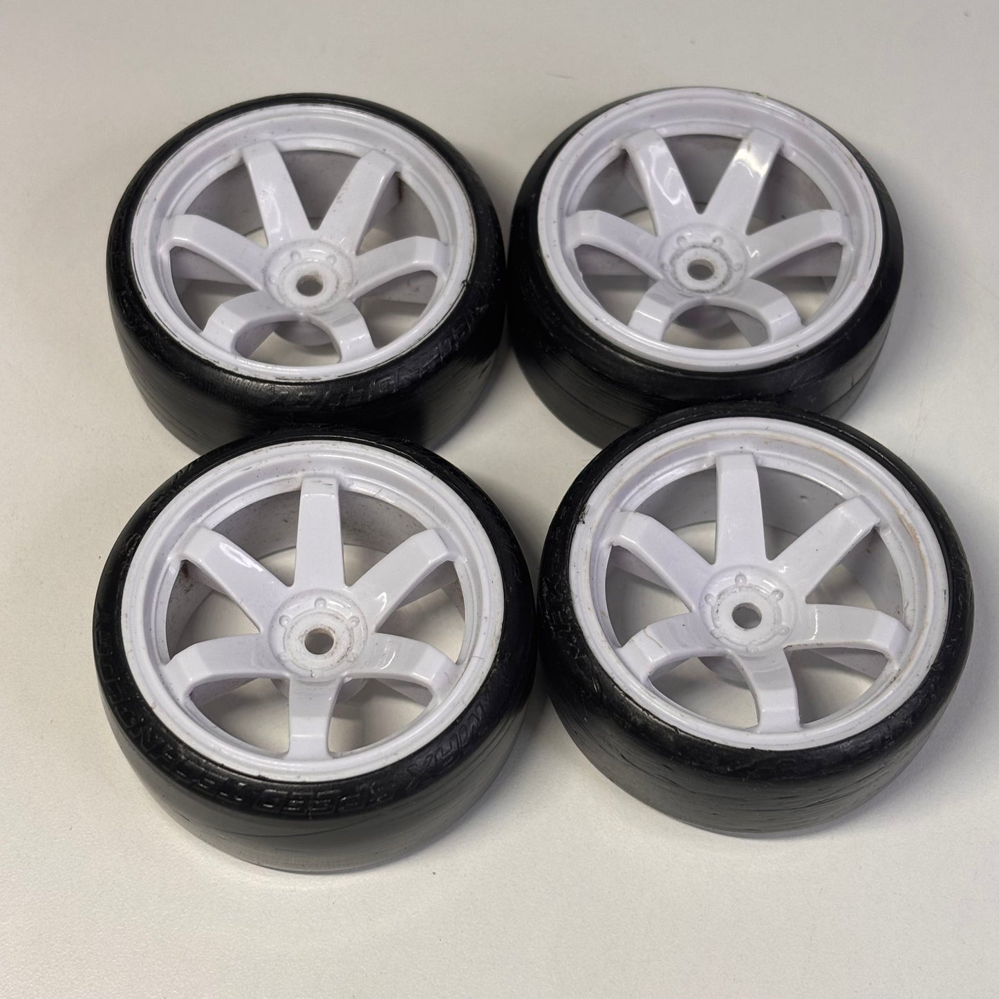 White TE37 Wheels And Tyres 6mm