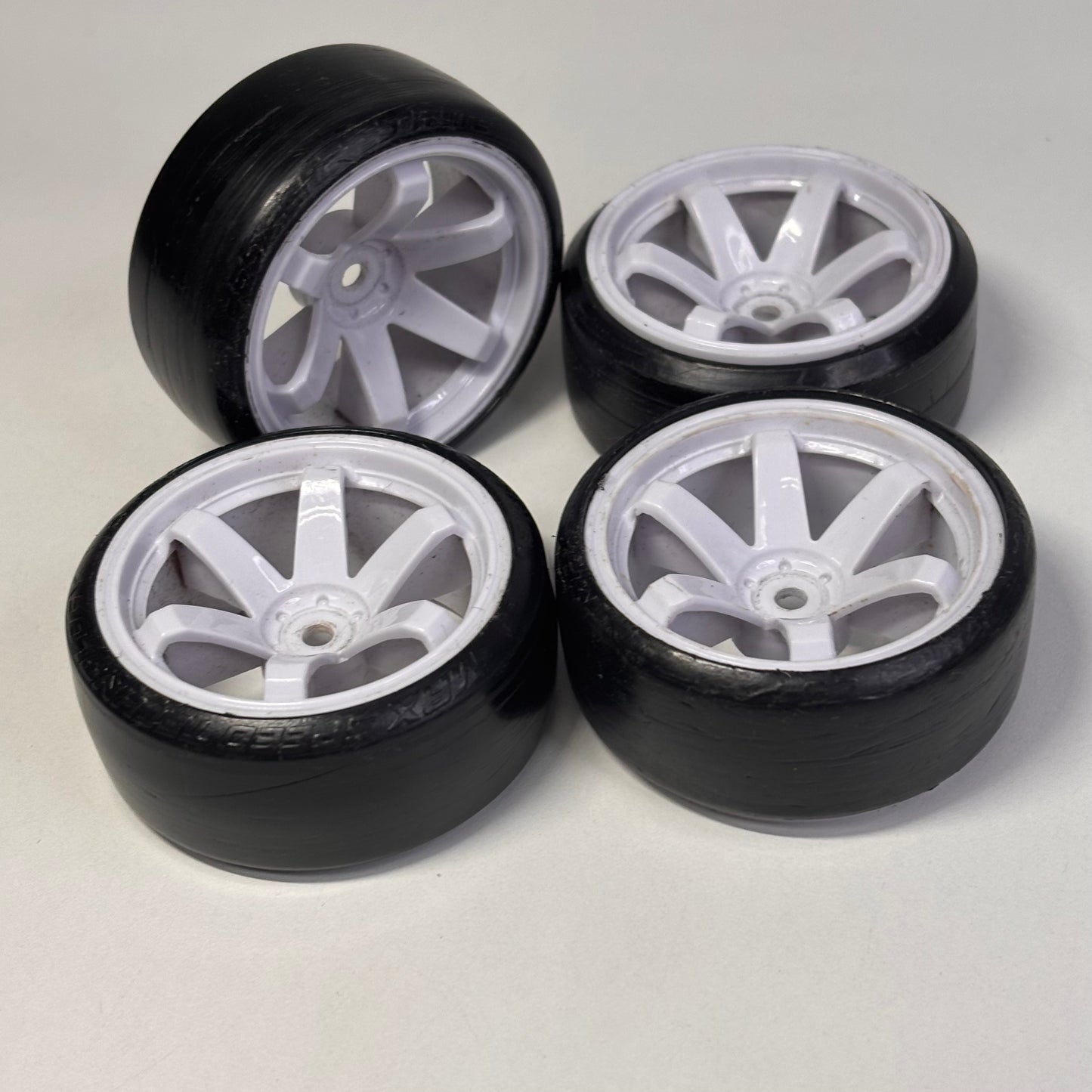 White TE37 Wheels And Tyres 6mm