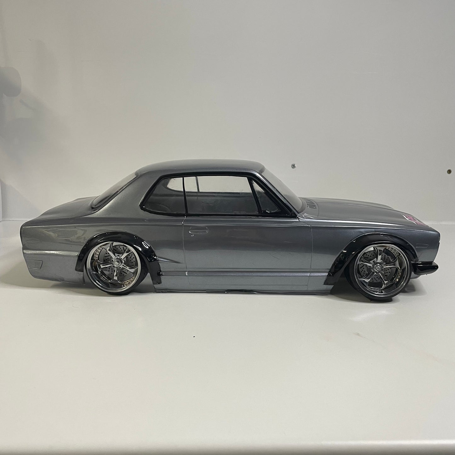 Hakosuka Nissan Skyline GT-R 2000GT Bodyshell Silver