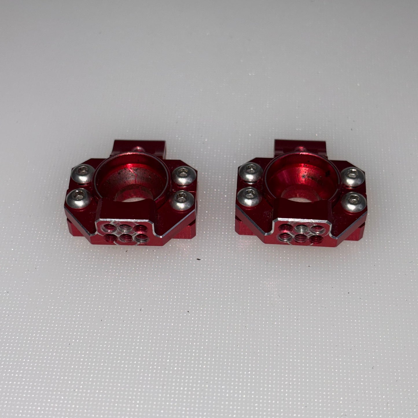 Wrap Up Next FSG Rear Upright Hubs Red Alloy