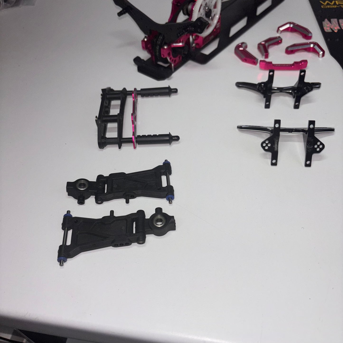3Racing Sakura D4 Chassis Pink VX Dock Carbon Alloy Loads of Extra's