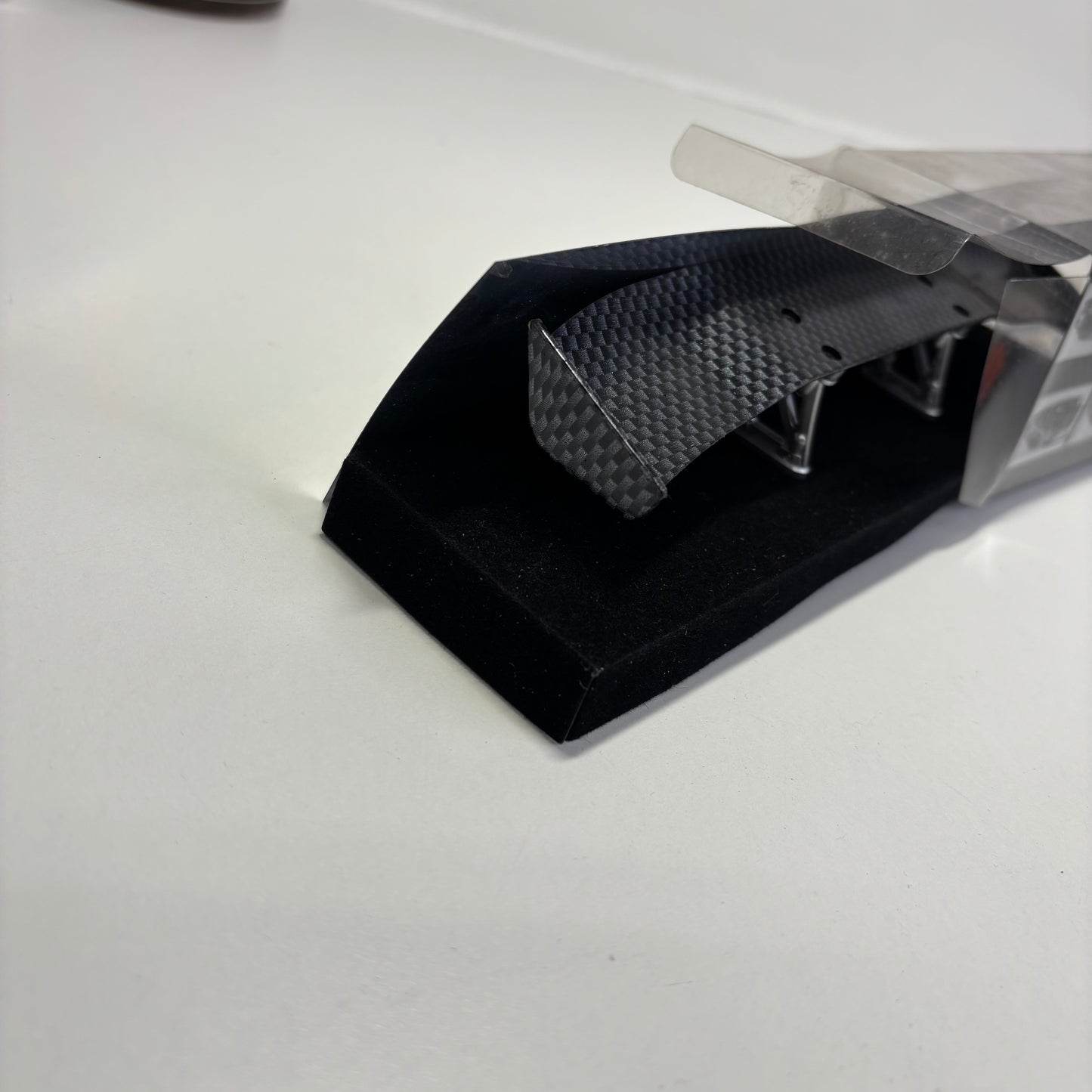Carbon Style Spoiler & Mount New