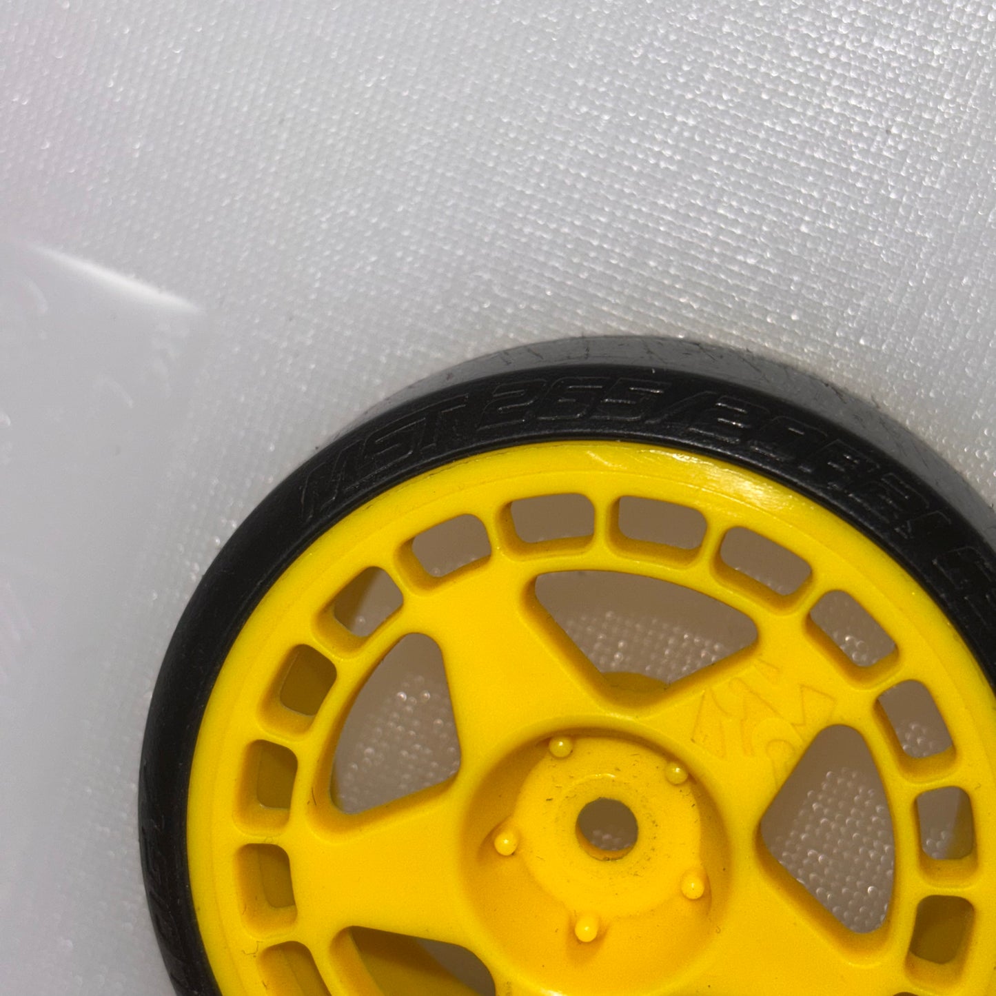 HPI 6mm Fifteen52 Yellow Wheels With MST Silver Dot Tyres