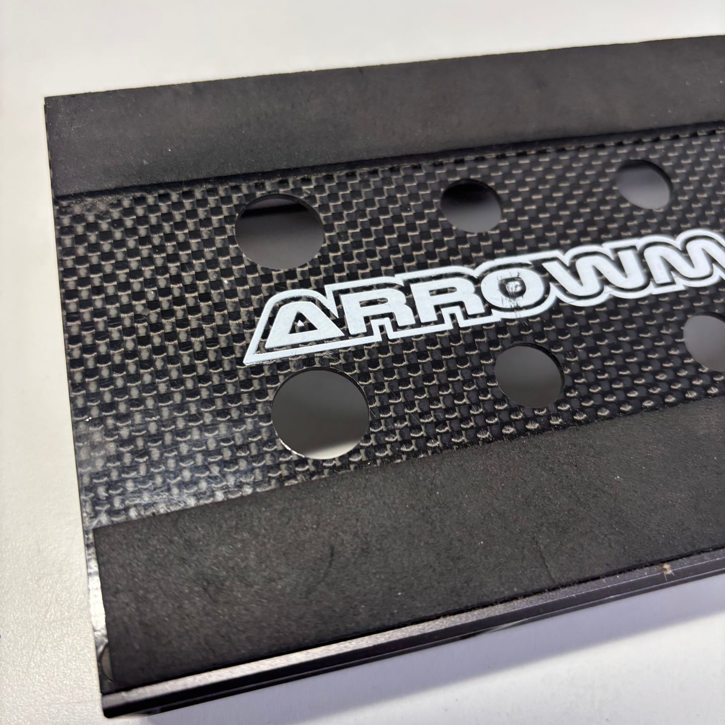 Arrowmax Carbon Alloy Chassis Shock Stand