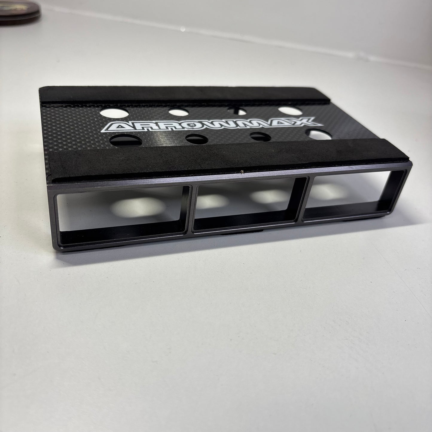 Arrowmax Carbon Alloy Chassis Shock Stand