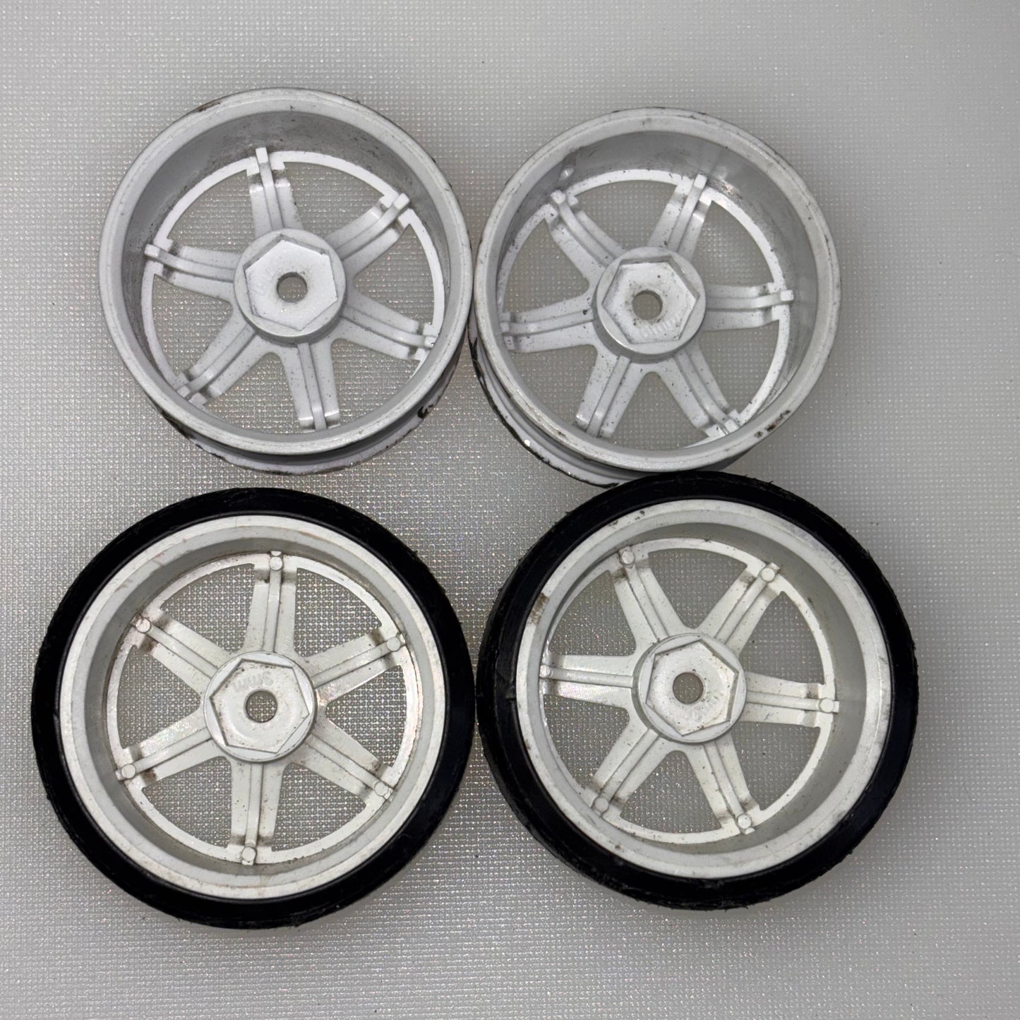 White Wheels Offset 6mm