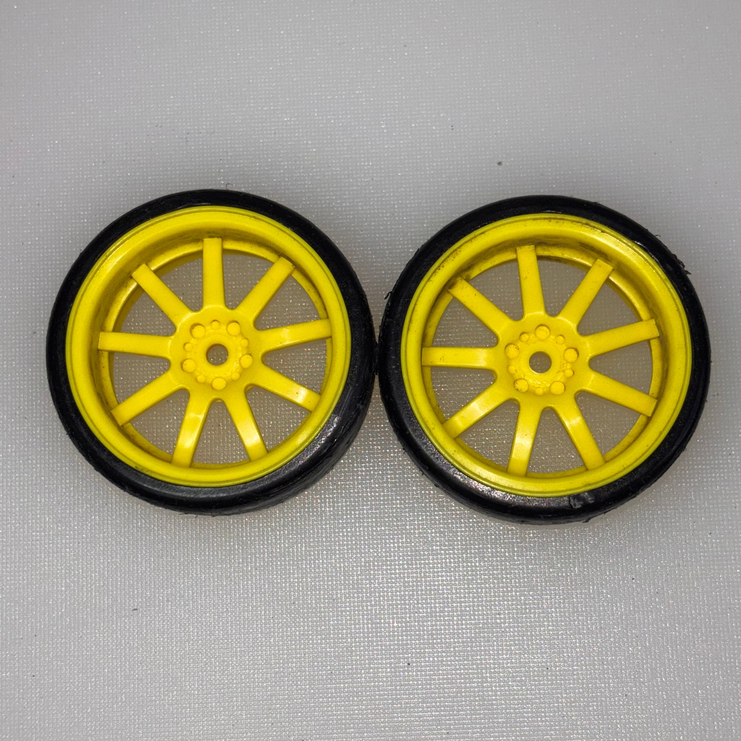 Speedwaypal 2 x Yellow Wheels And Tyres