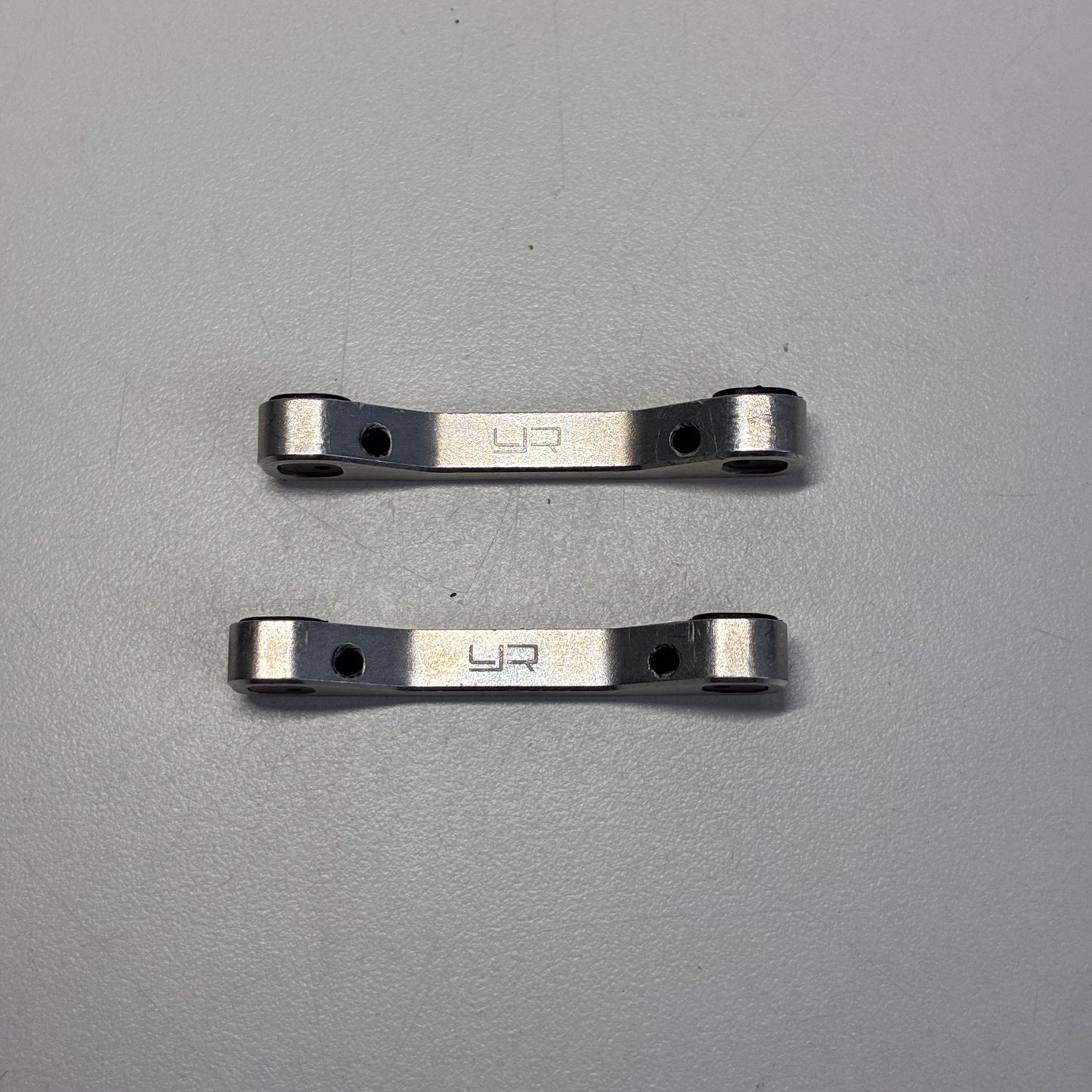 Yeah Racing Polished Alloy Suspension Mounts Pair A