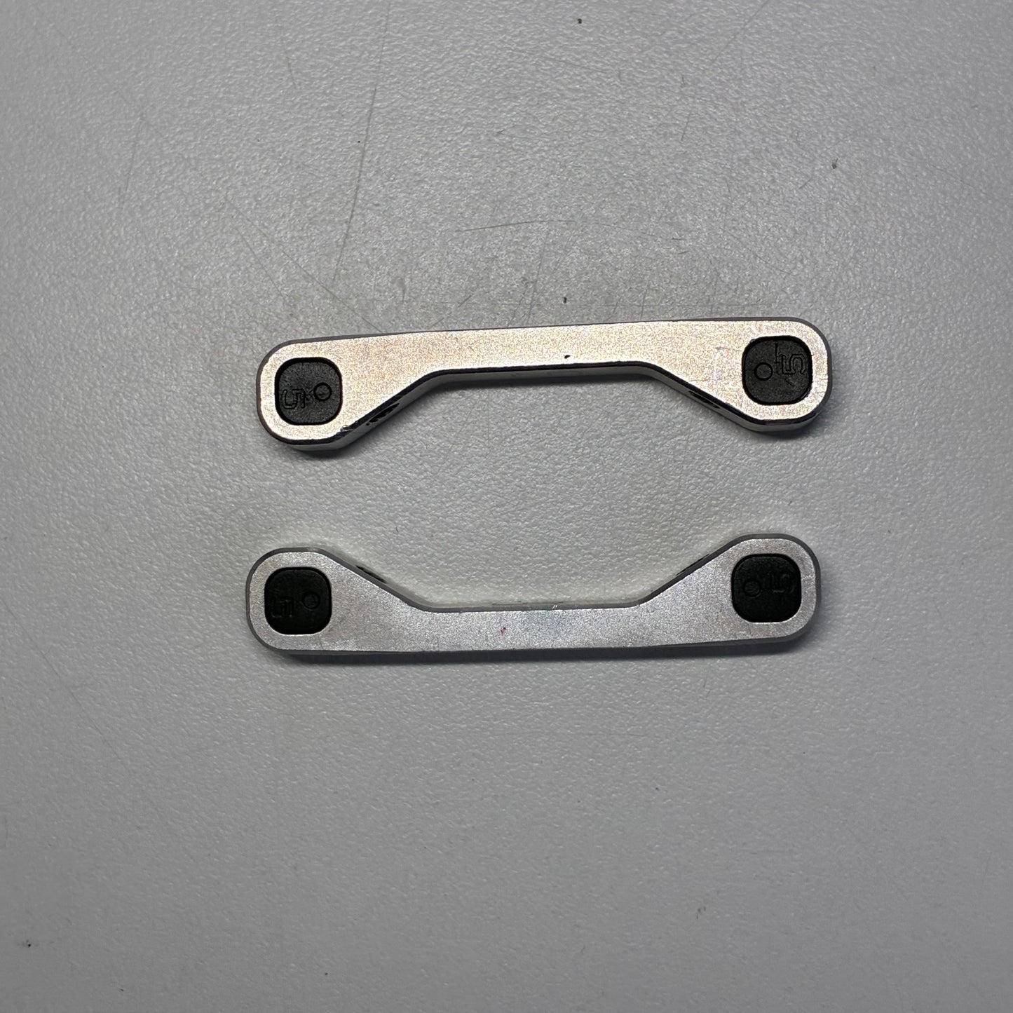 Yeah Racing Polished Alloy Suspension Mounts Pair A