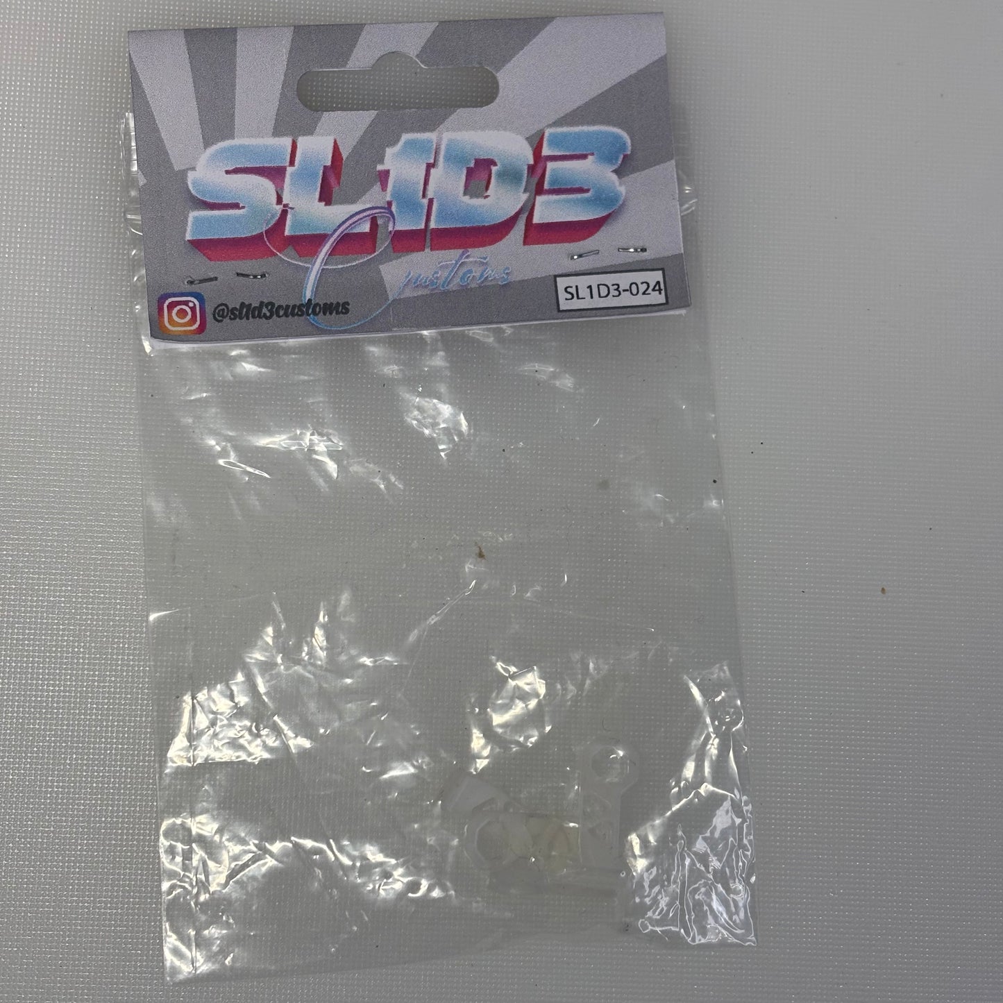 SL1D3-024 White Bodyshell Tow Hook