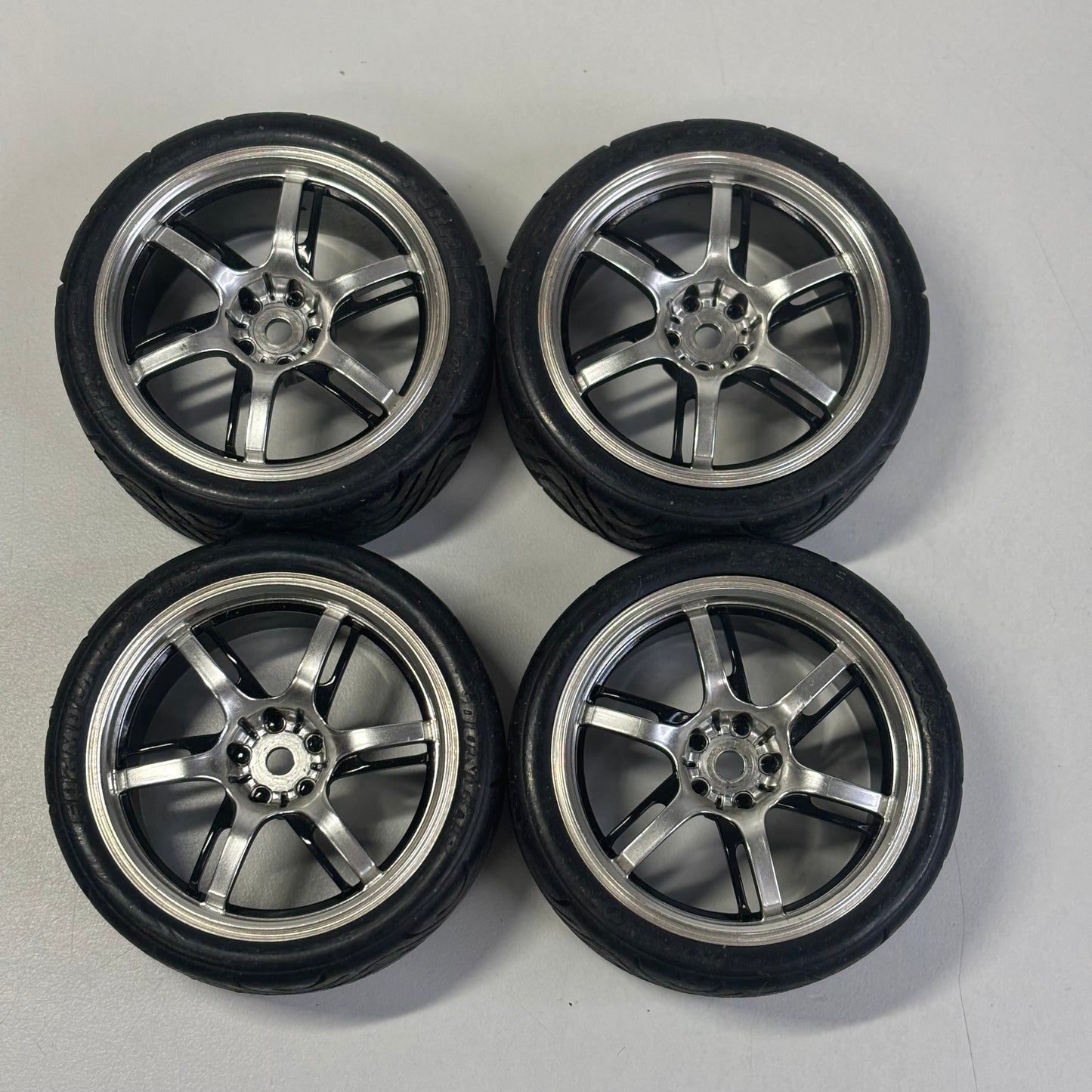 Chrome & Black Wheels And Tyres Offset 4-5mm