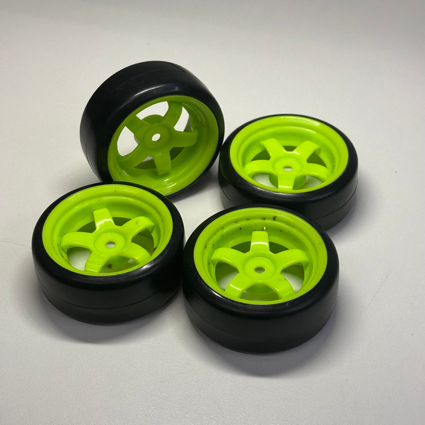 Green 6mm Wheels & Tyres