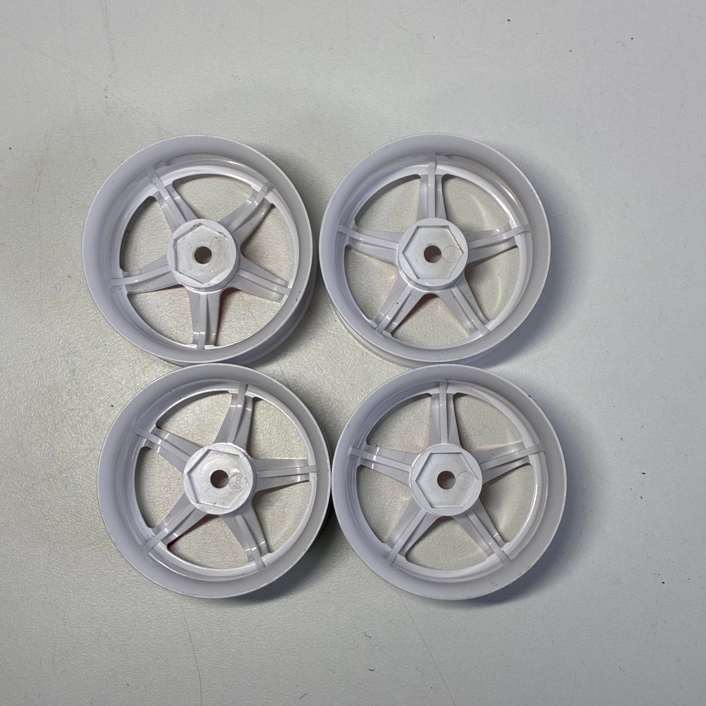 White Red Wheels 8mm Offset