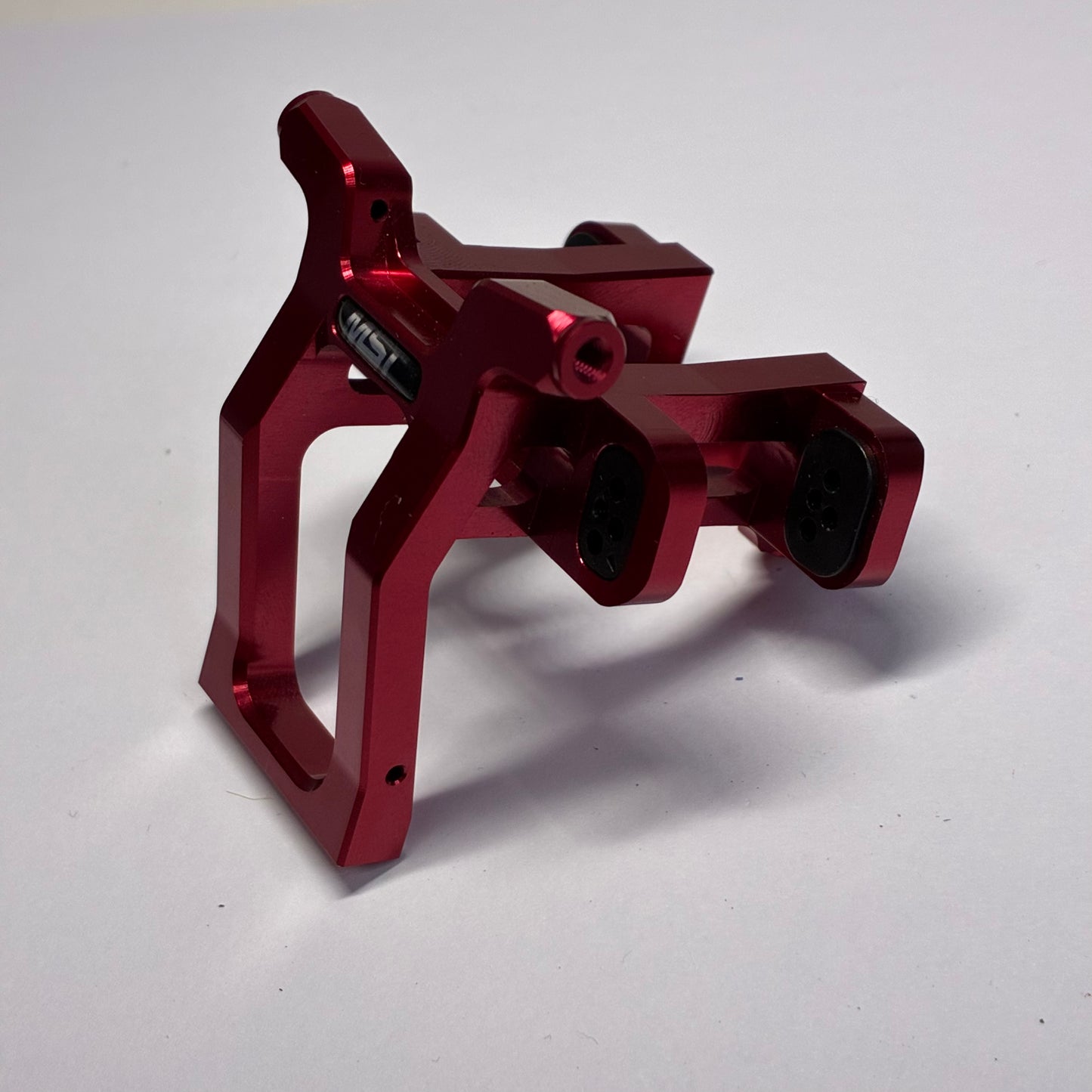 MST 3.0 Red Alloy Front Bulkhead Fits 2.0 & 2.5 Integrated