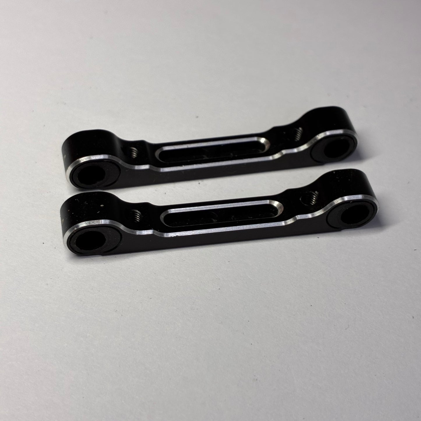 Yokomo A Black Alloy Front Suspension Mounts Pair