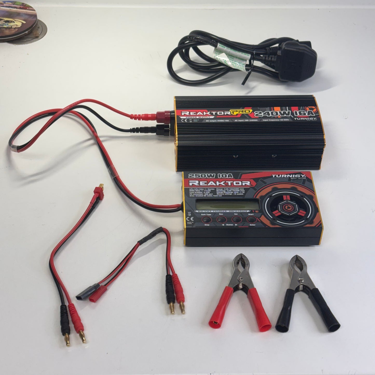 Reaktor Pro 240W 16A Turnigy 12V Power Supply Charger Car