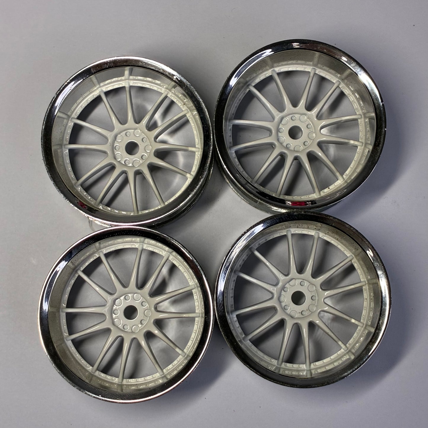 Yokomo 9mm Offset Chrome & White Wheels
