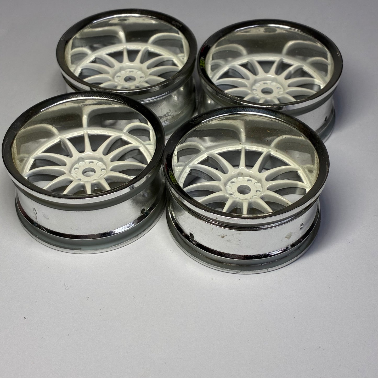 Yokomo 9mm Offset Chrome & White Wheels