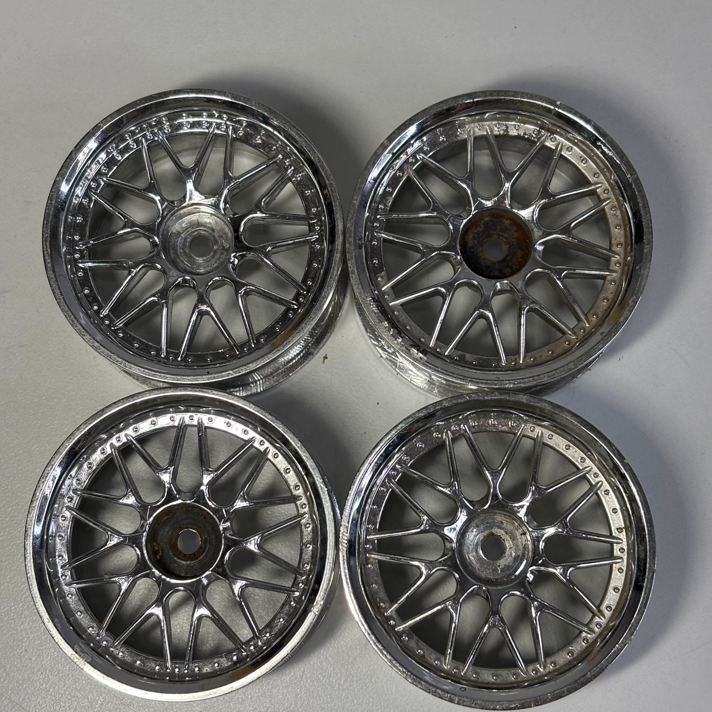 Yokomo Chrome Wheels Offset 6?