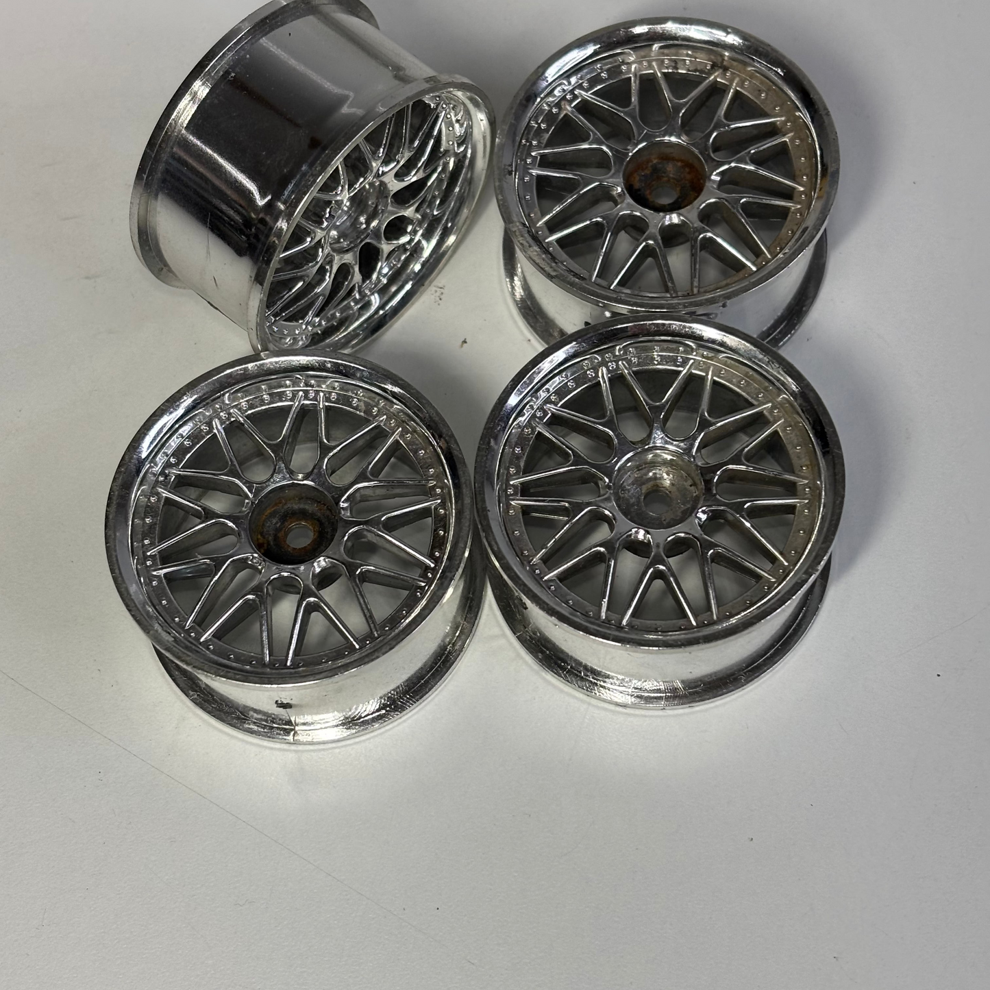 Yokomo Chrome Wheels Offset 6?
