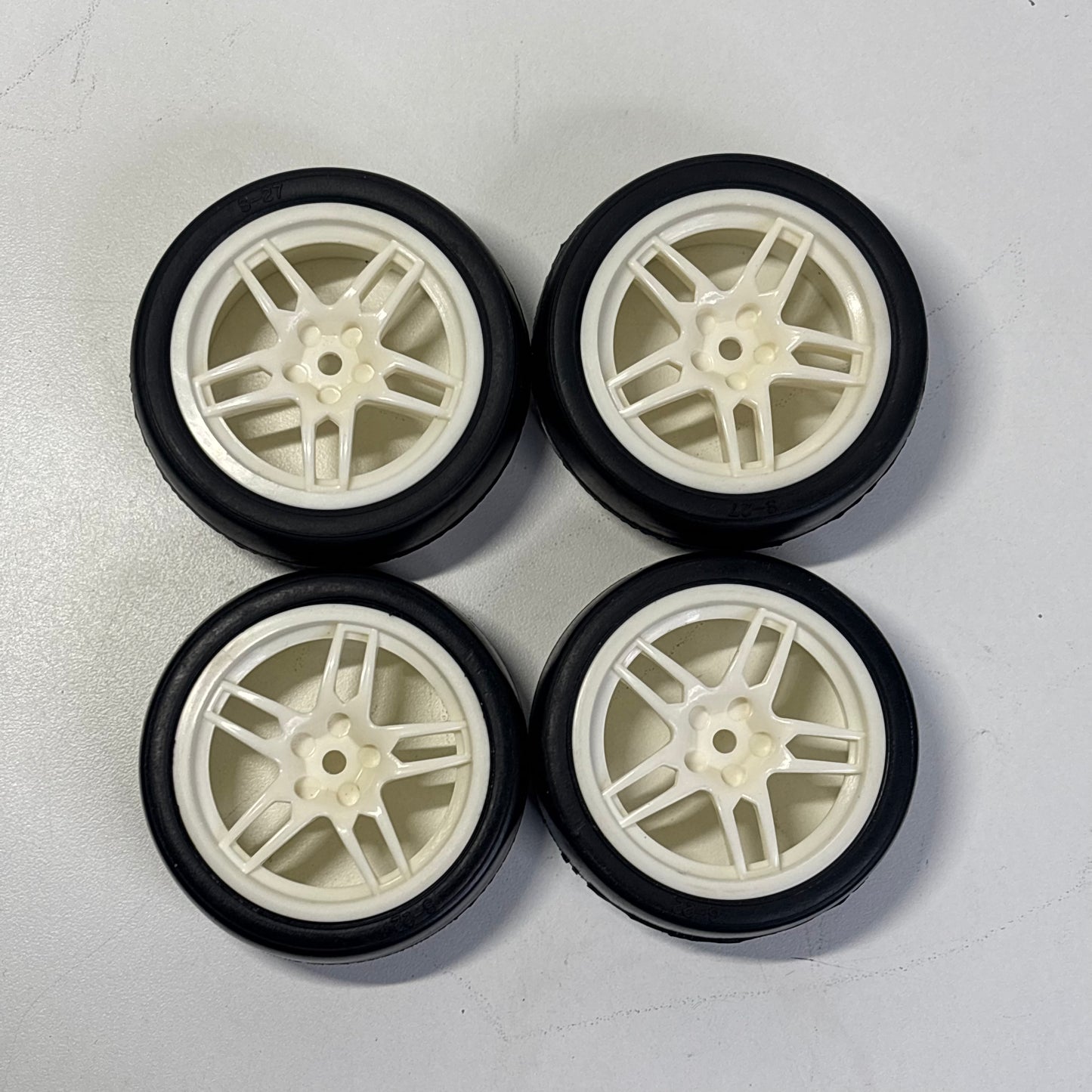 White R33 Style Wheels Rubber Tyres Staggered Offset 3