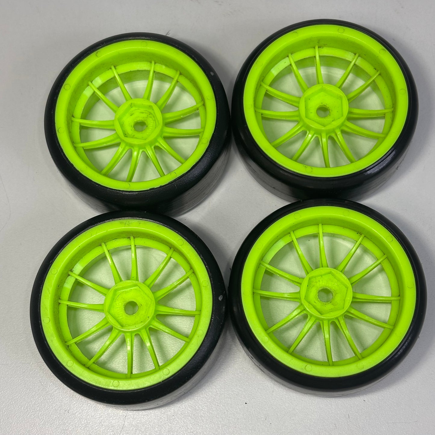 Green 9mm Offset Wheels With Tyres