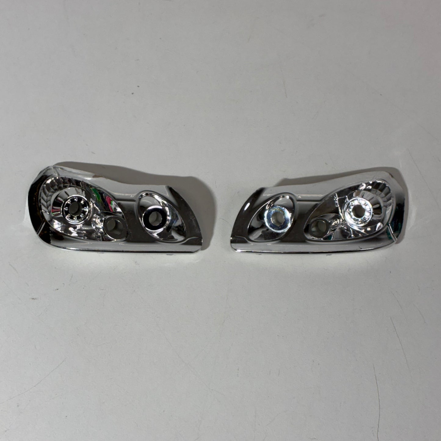 Lexus GS300 Light Buckets Front