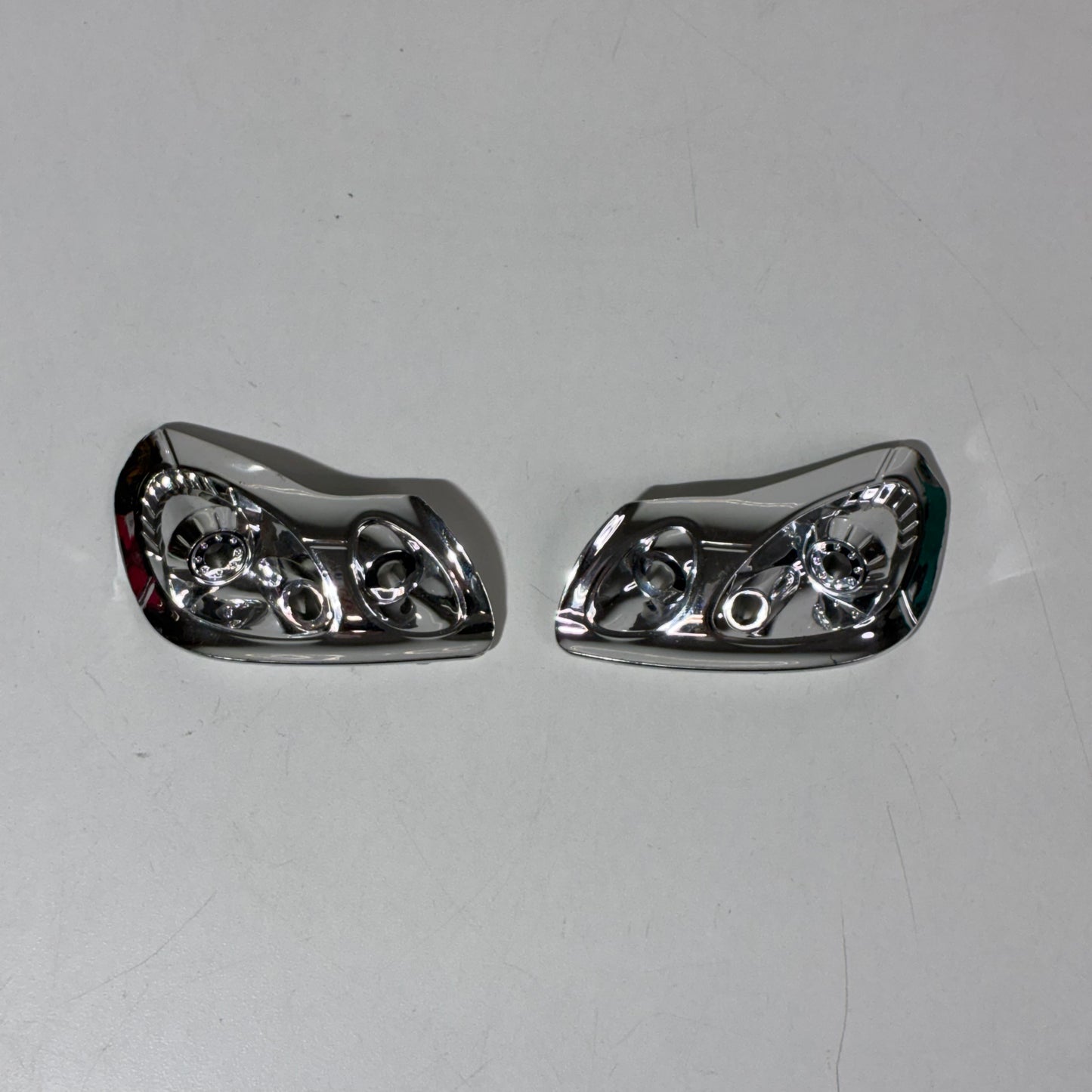 Lexus GS300 Light Buckets Front