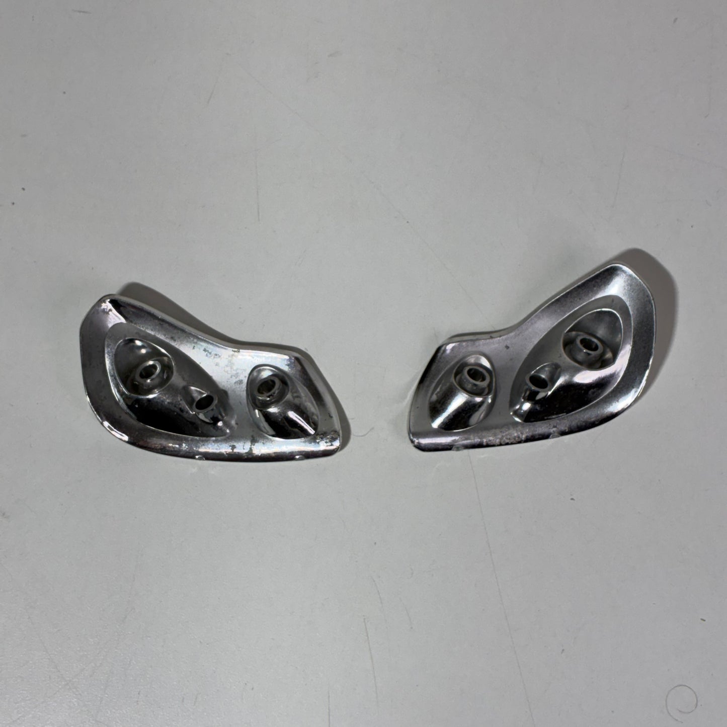Lexus GS300 Light Buckets Front