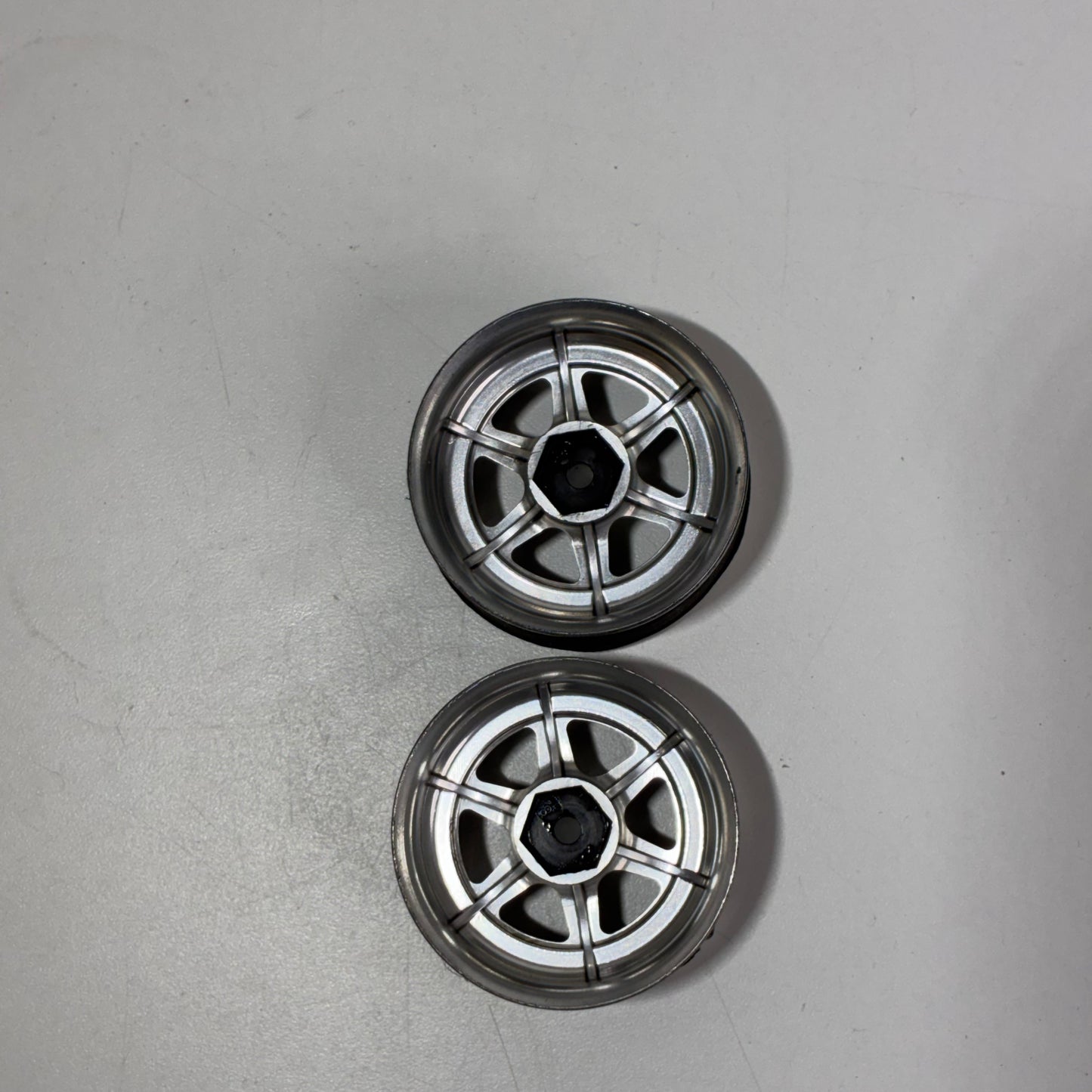Lab 8mm Offset Chrome Wheels
