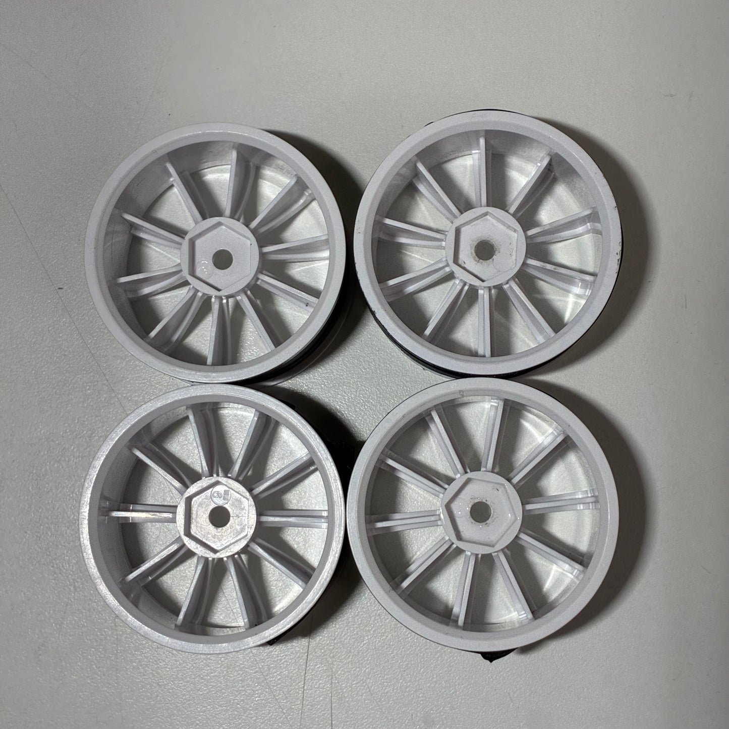White Wheels Offset 9mm