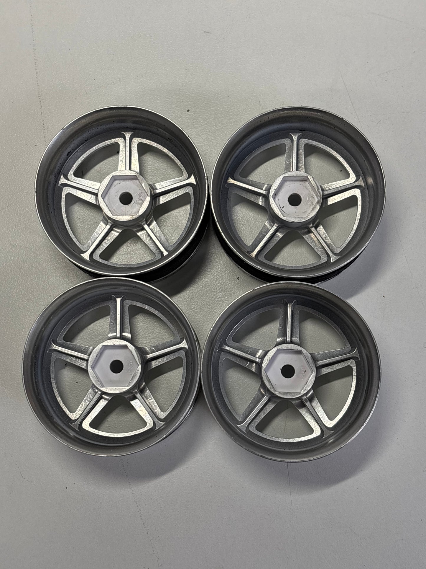 Lab Work Equip Wheels White Silver Offset 6mm