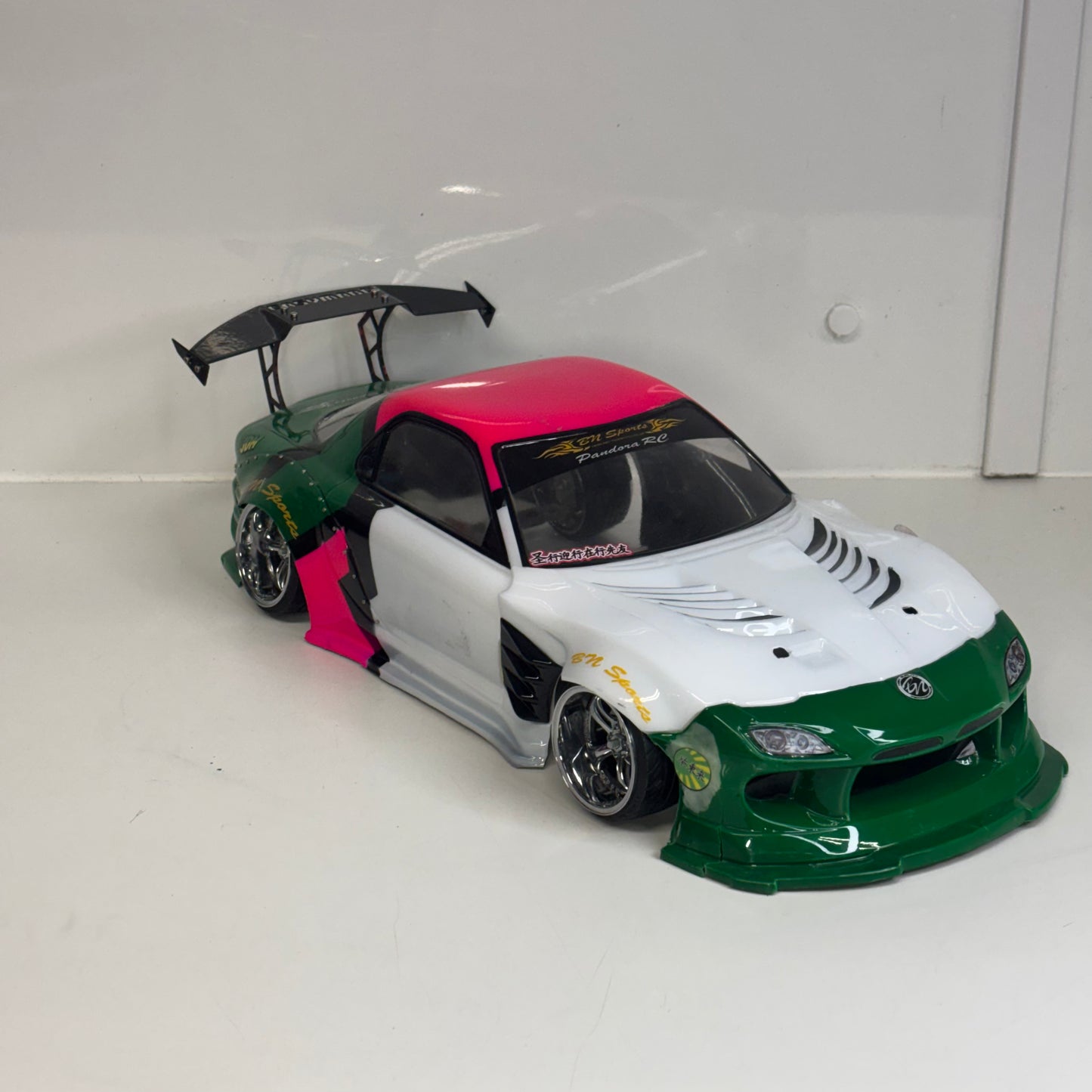 Pandora Mazda RX7 FD3S Pink/Green/White Shell Easymade Spoiler