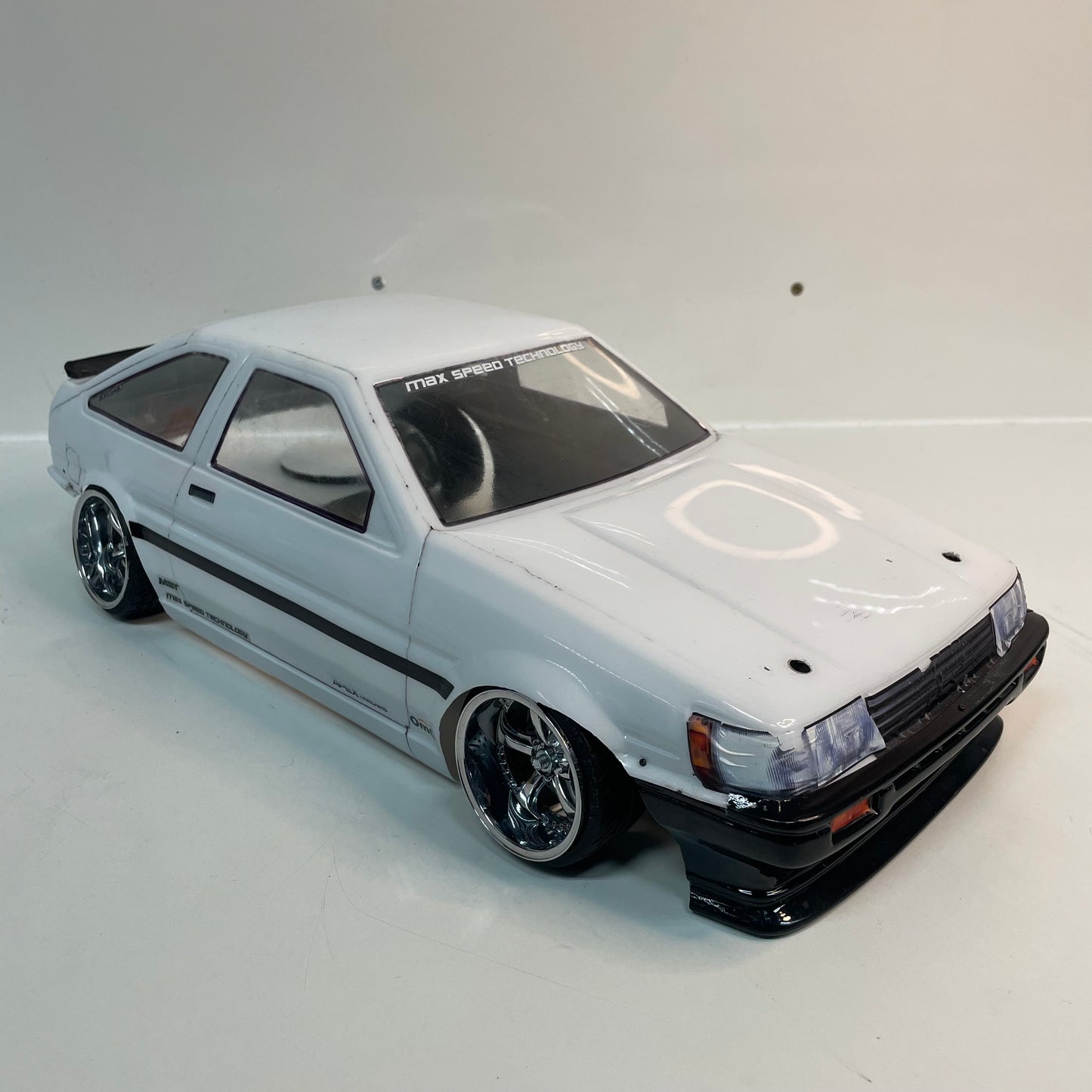 Toyota Corolla AE86 Bodyshell White Missile