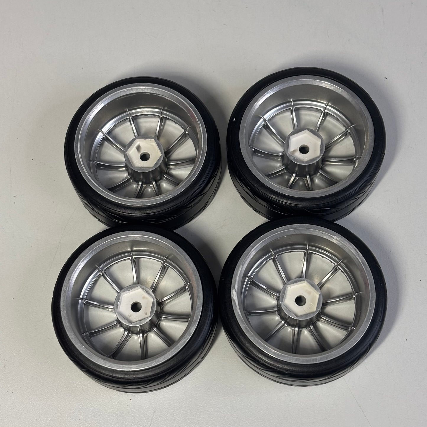 Chrome 5mm Offset Wheels With DS Racing FINX LF-4 Tyres