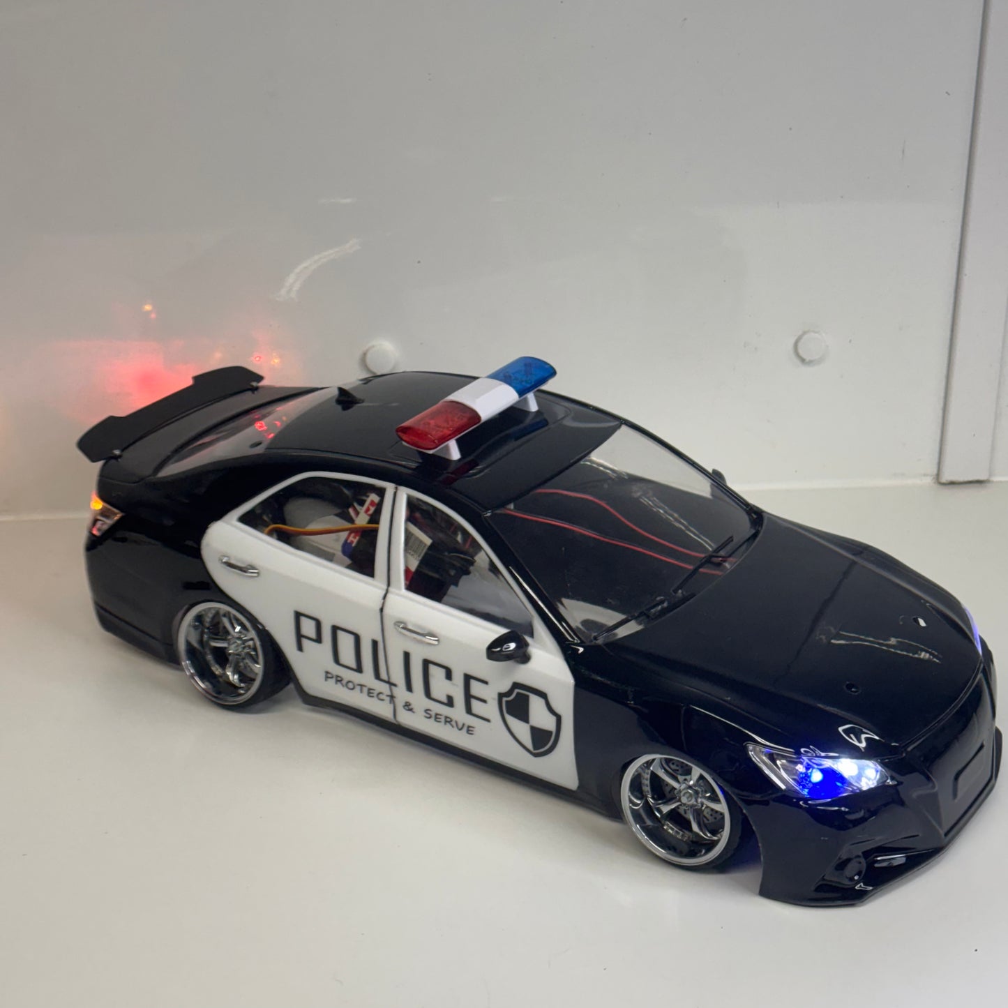 Toyota Crown Mark X Police Bodyshell With Working Lights