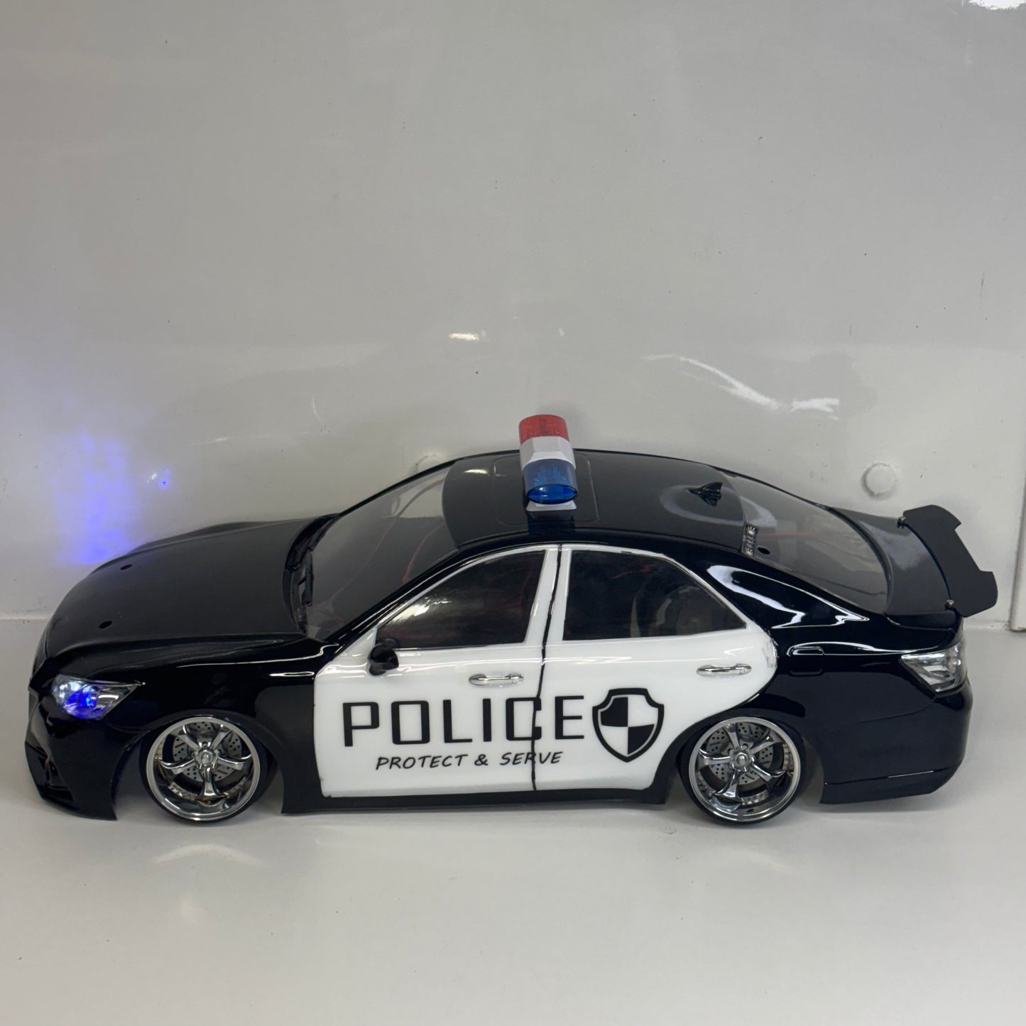 Toyota Crown Mark X Police Bodyshell With Working Lights