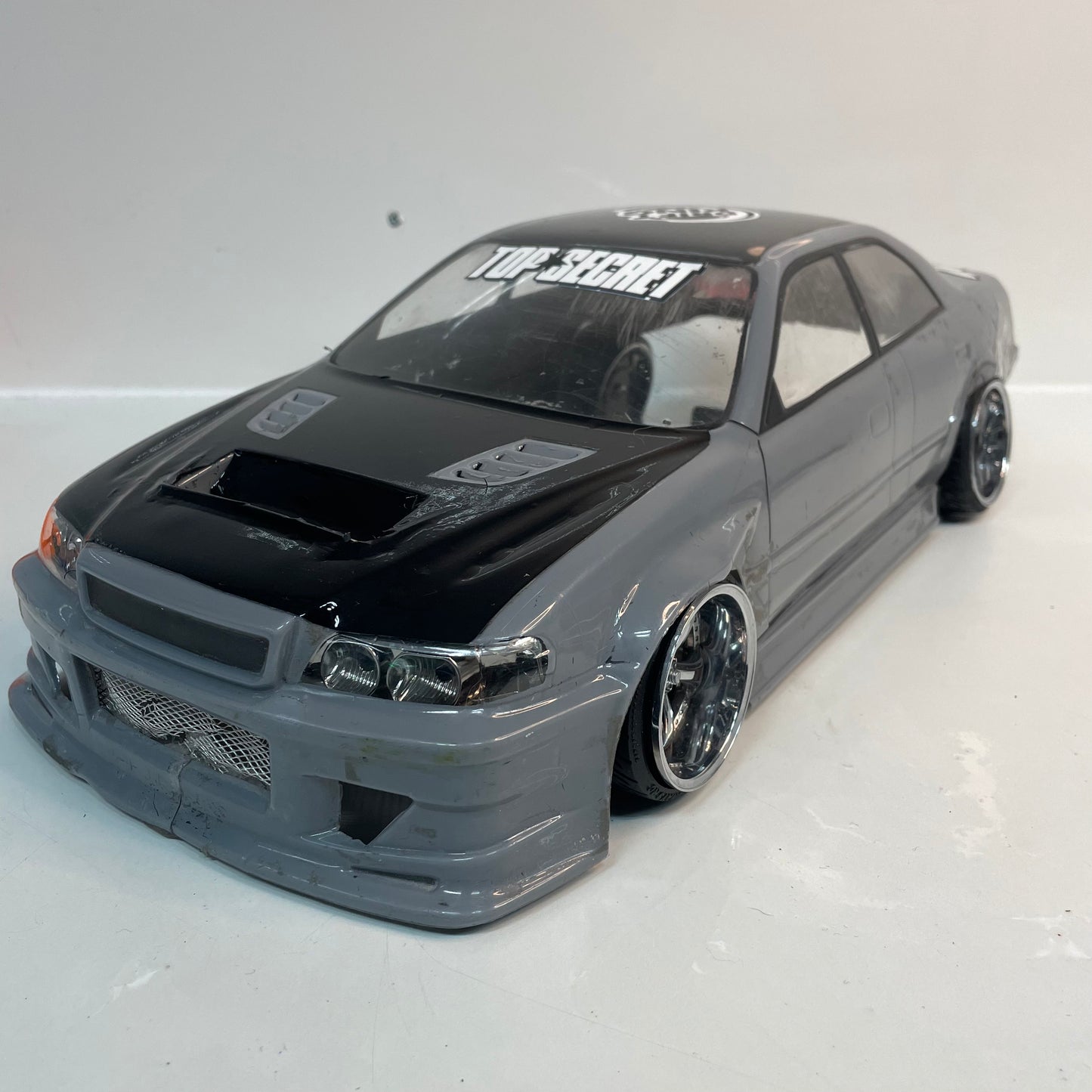 Yokomo Toyota Chaser Bodyshell Black & Grey Missile Shell