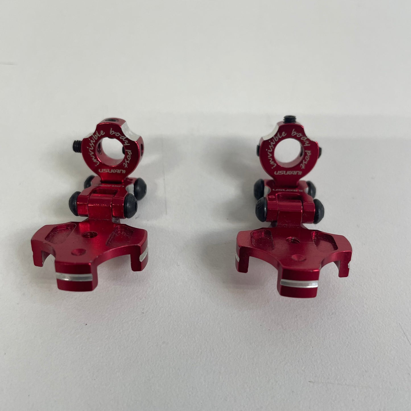Usukani Red Alloy Invisible Post Magnet Mount Pair