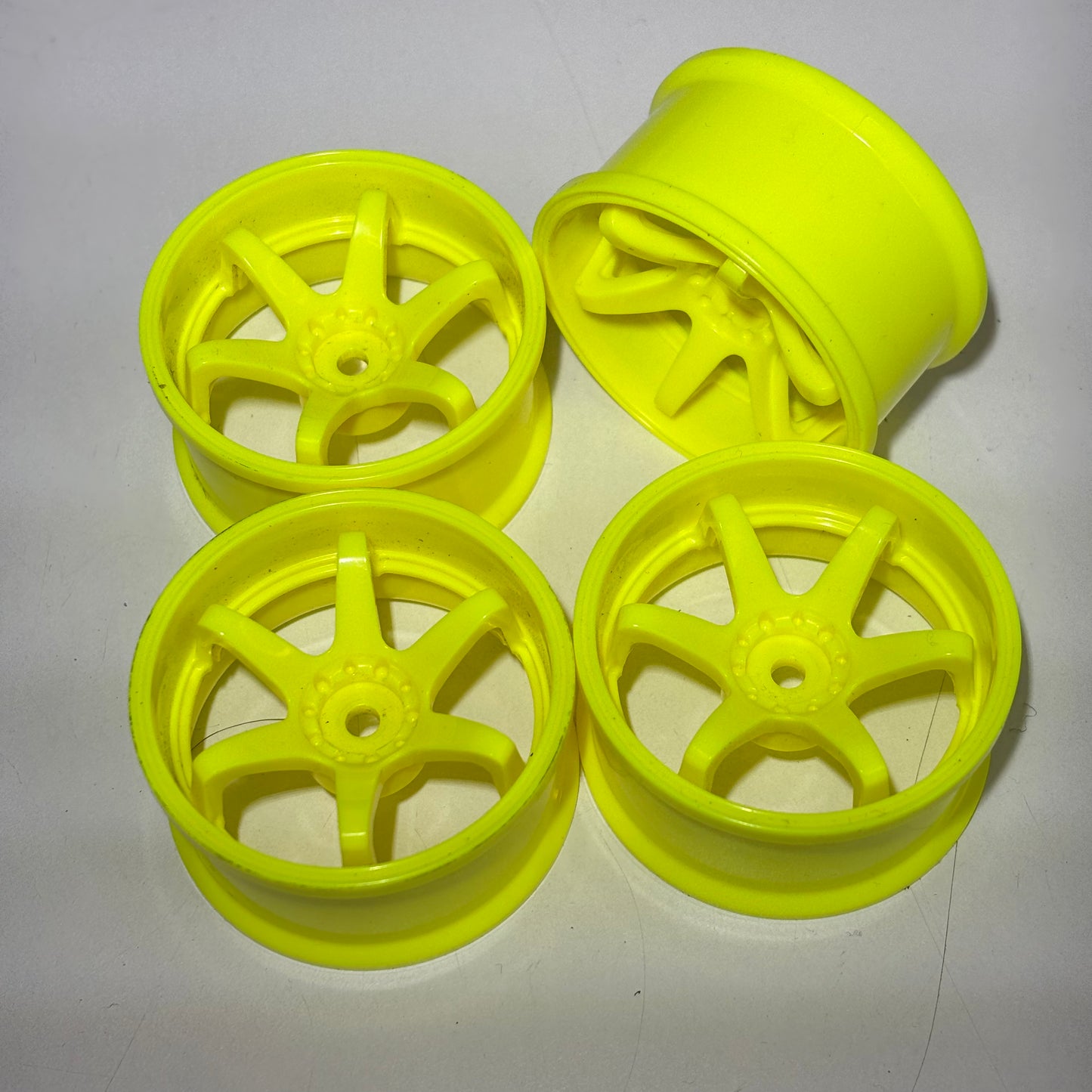 Yellow Wheels Offset 6mm