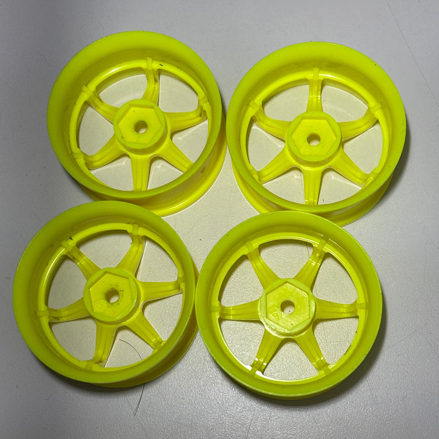 Yellow Wheels Offset 6mm