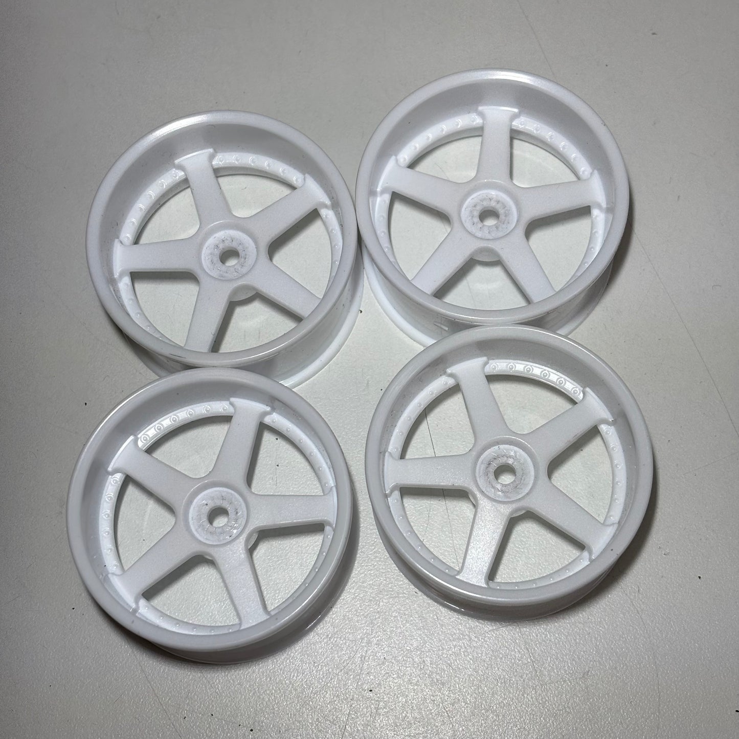 Yokomo White Wheels Offset 9