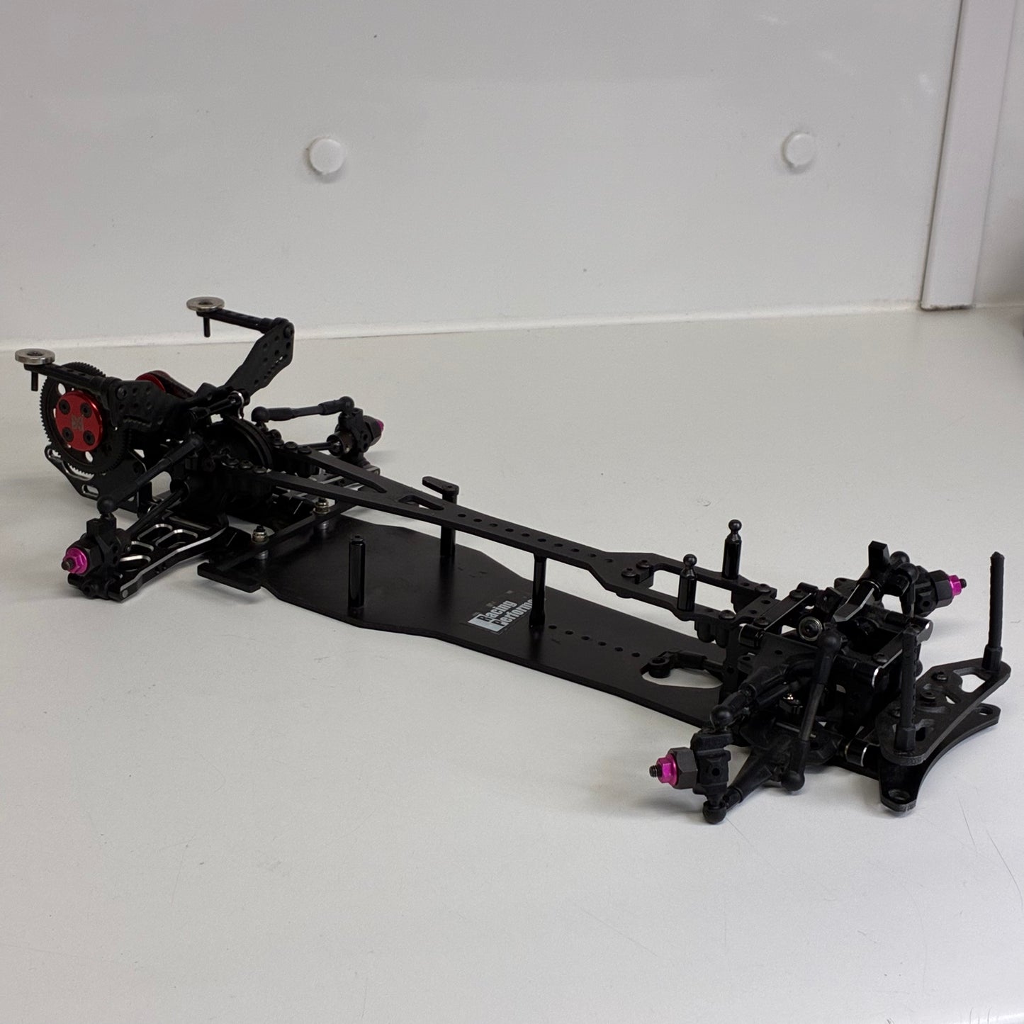 Sakura D5 Clone Chassis Black Alloy/Carbon