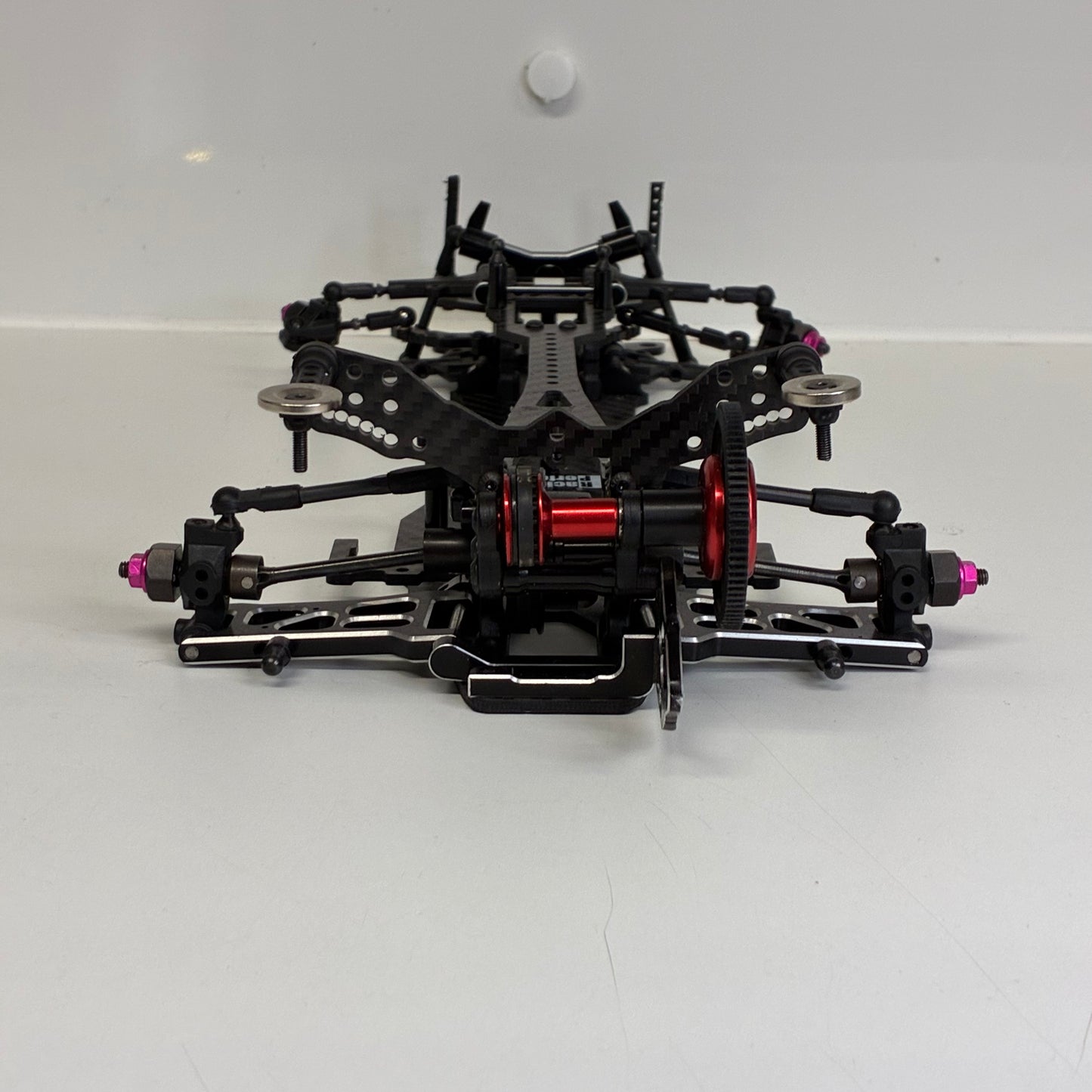 Sakura D5 Clone Chassis Black Alloy/Carbon