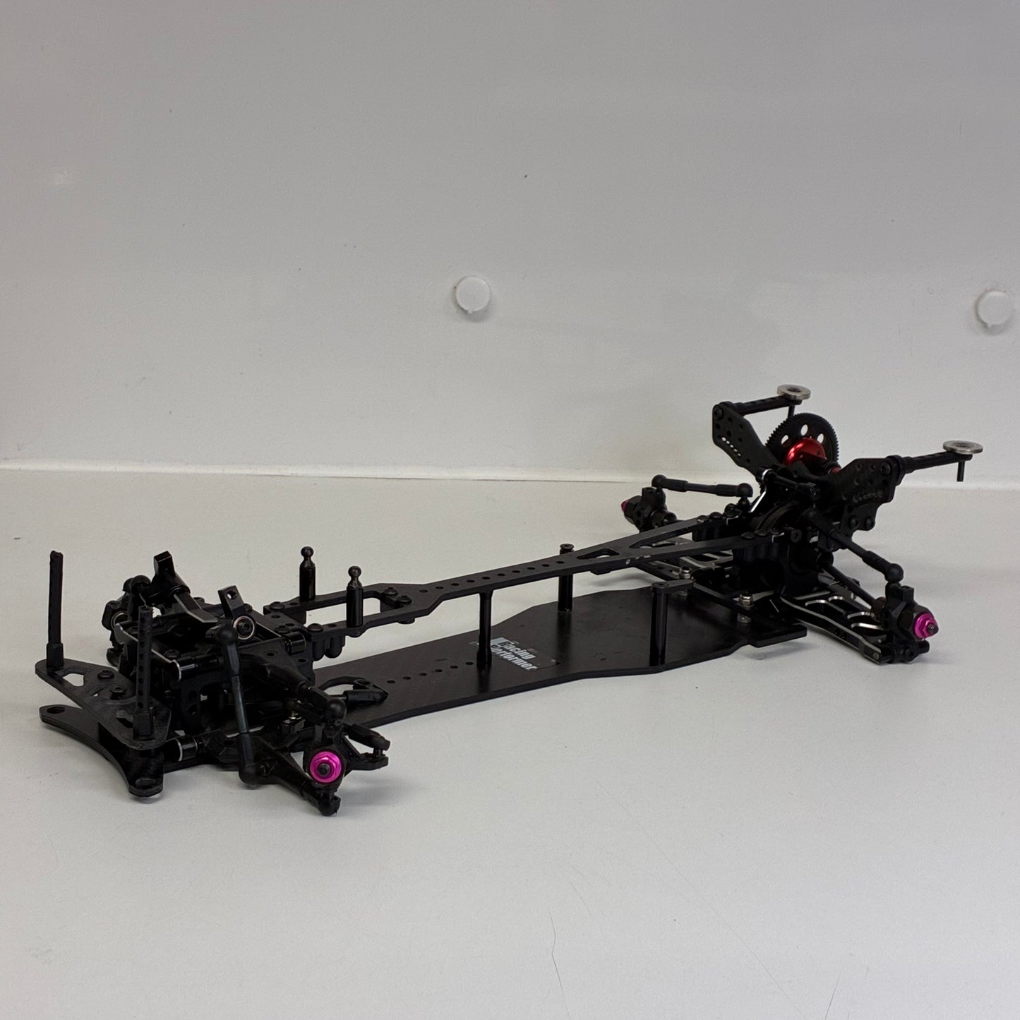 Sakura D5 Clone Chassis Black Alloy/Carbon