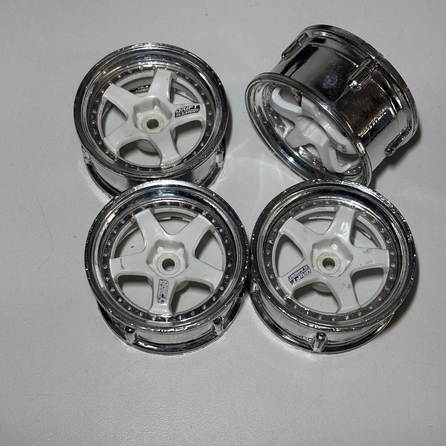 DS Racing White/Chrome Drift Element Wheels Adjustable Offset