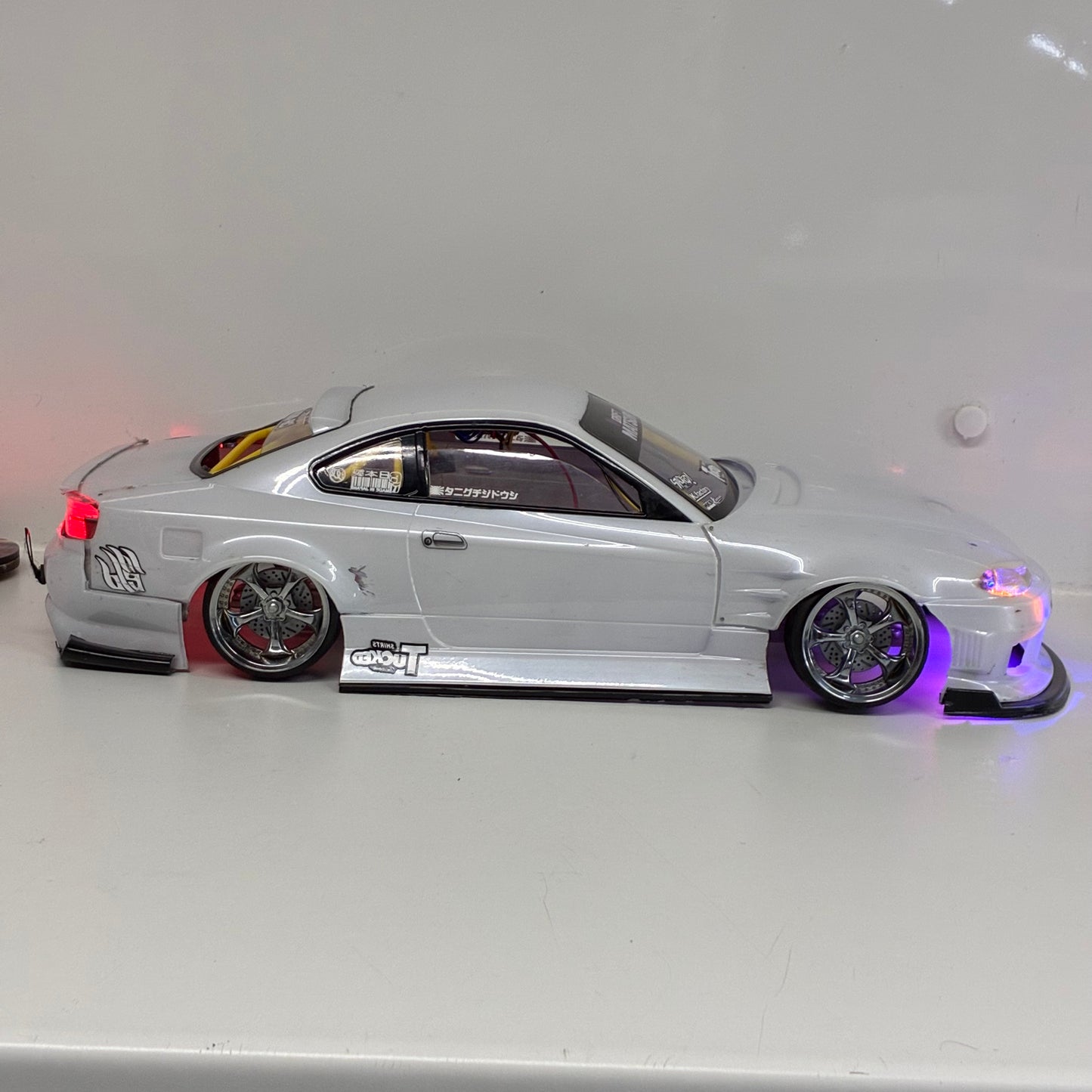 Addiction? Nissan S15 Silvia White Bodyshell & LED Kit