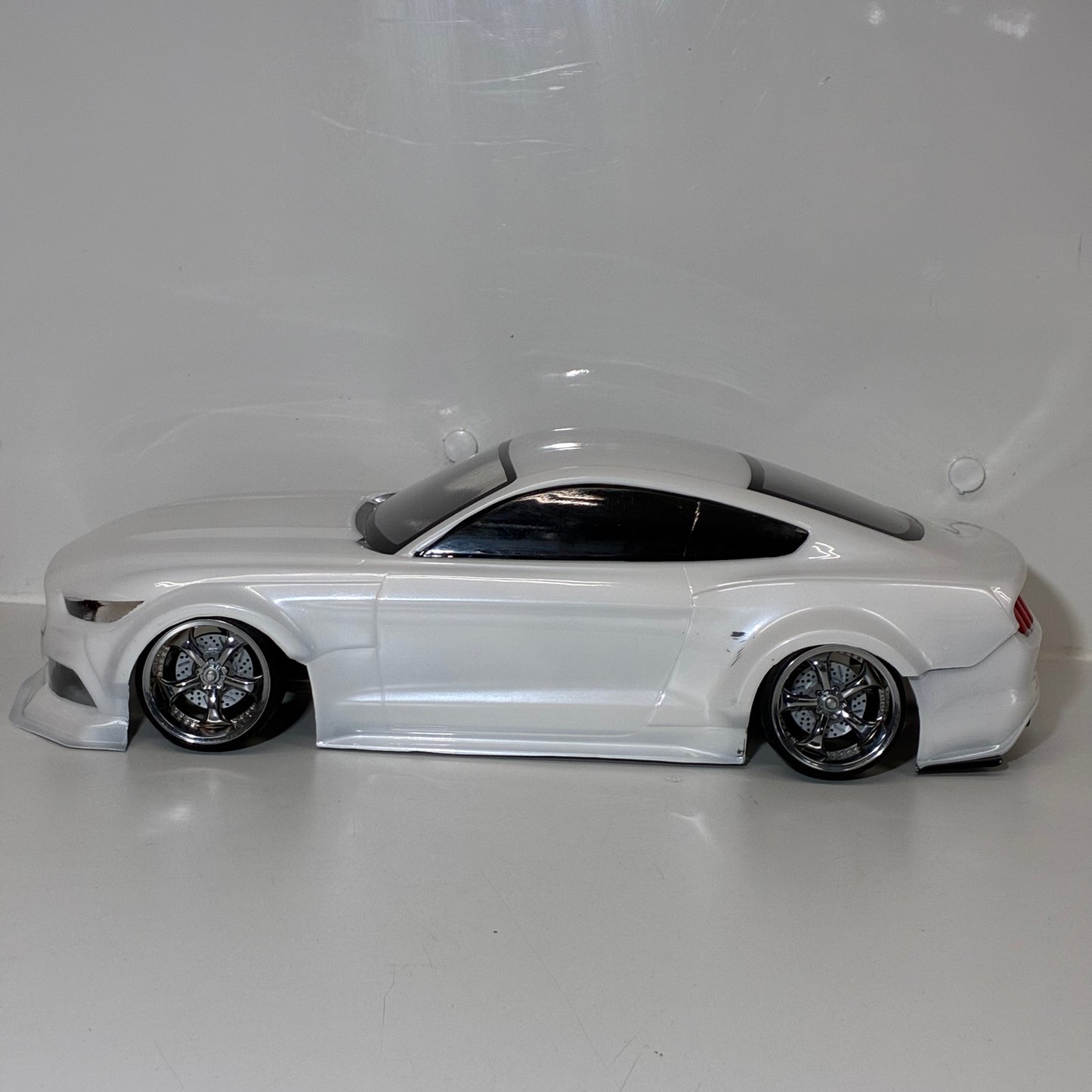 HPI Ford Mustang White Pearl Bodyshell 200+mm Wide